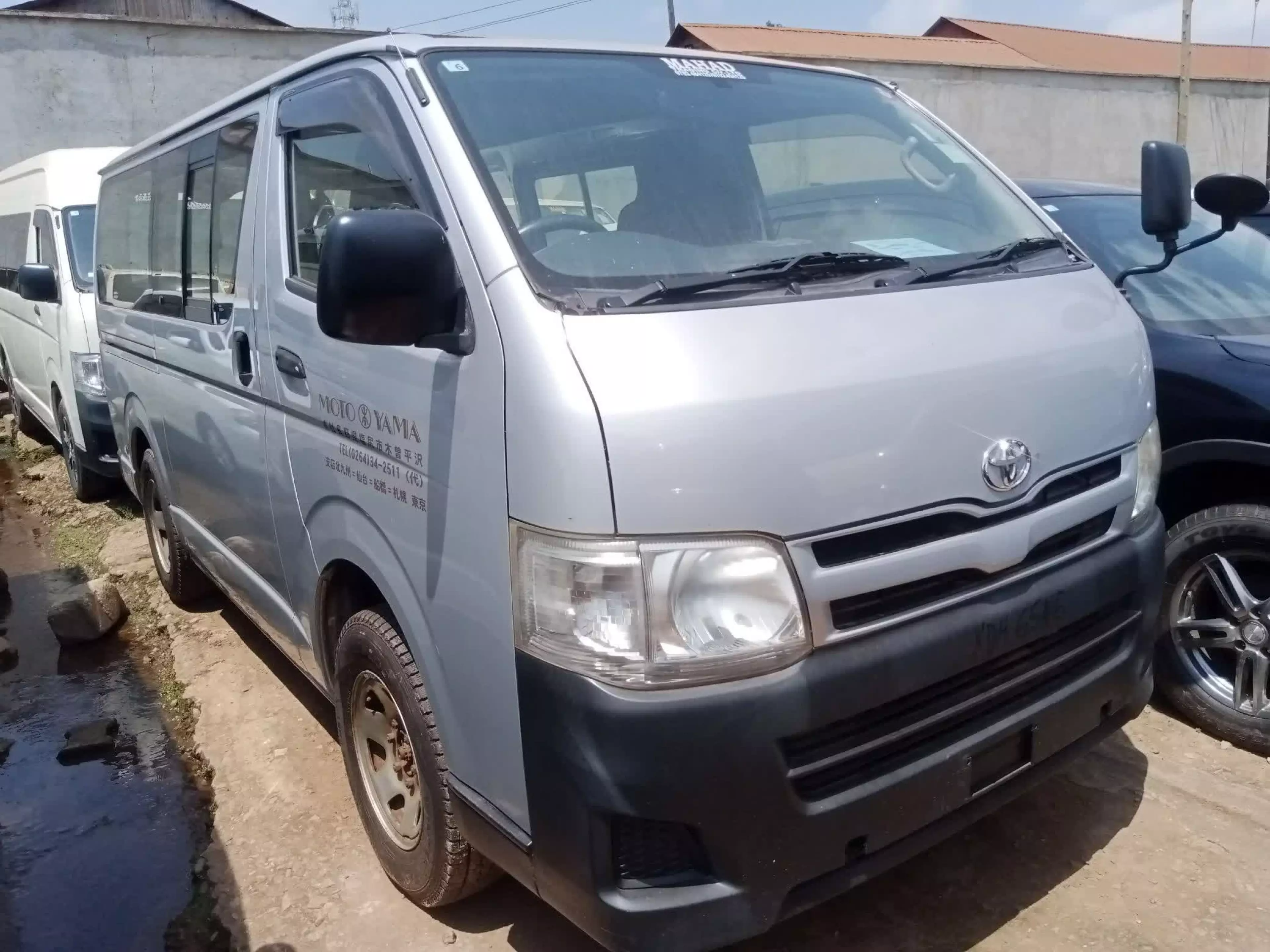 Toyota Hiace   - 2013