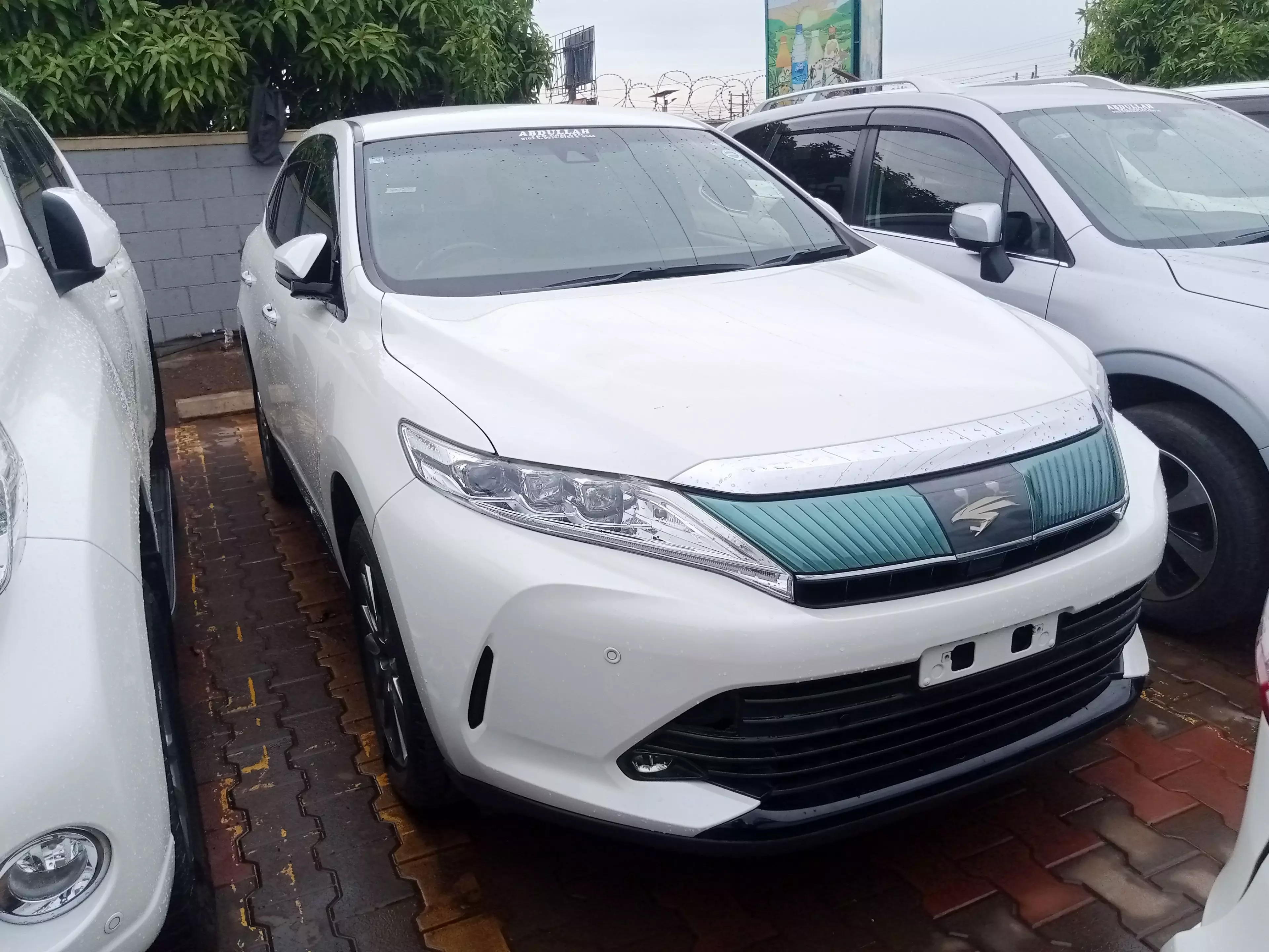 Toyota Harrier   - 2016