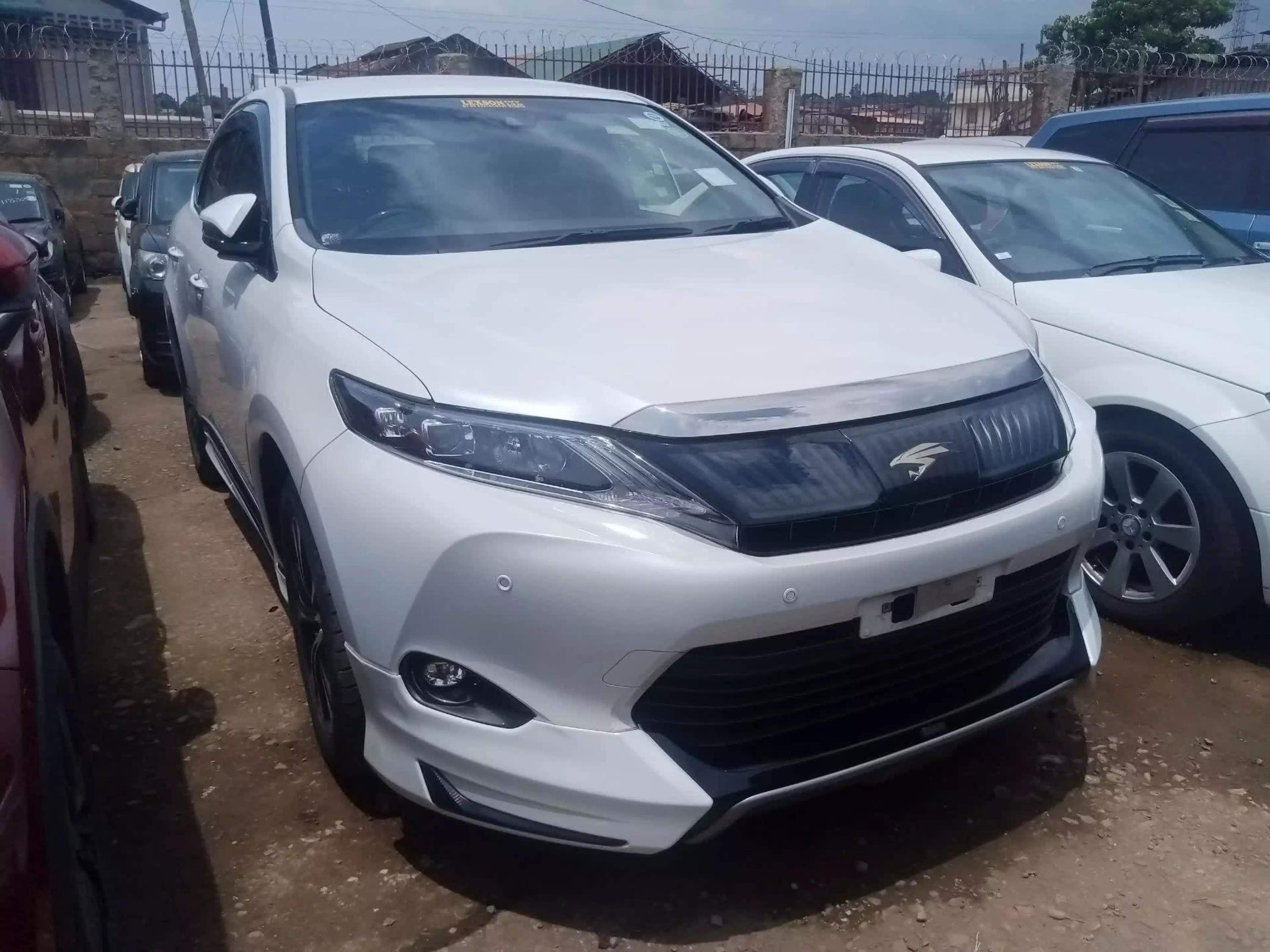 Toyota Harrier - 2014