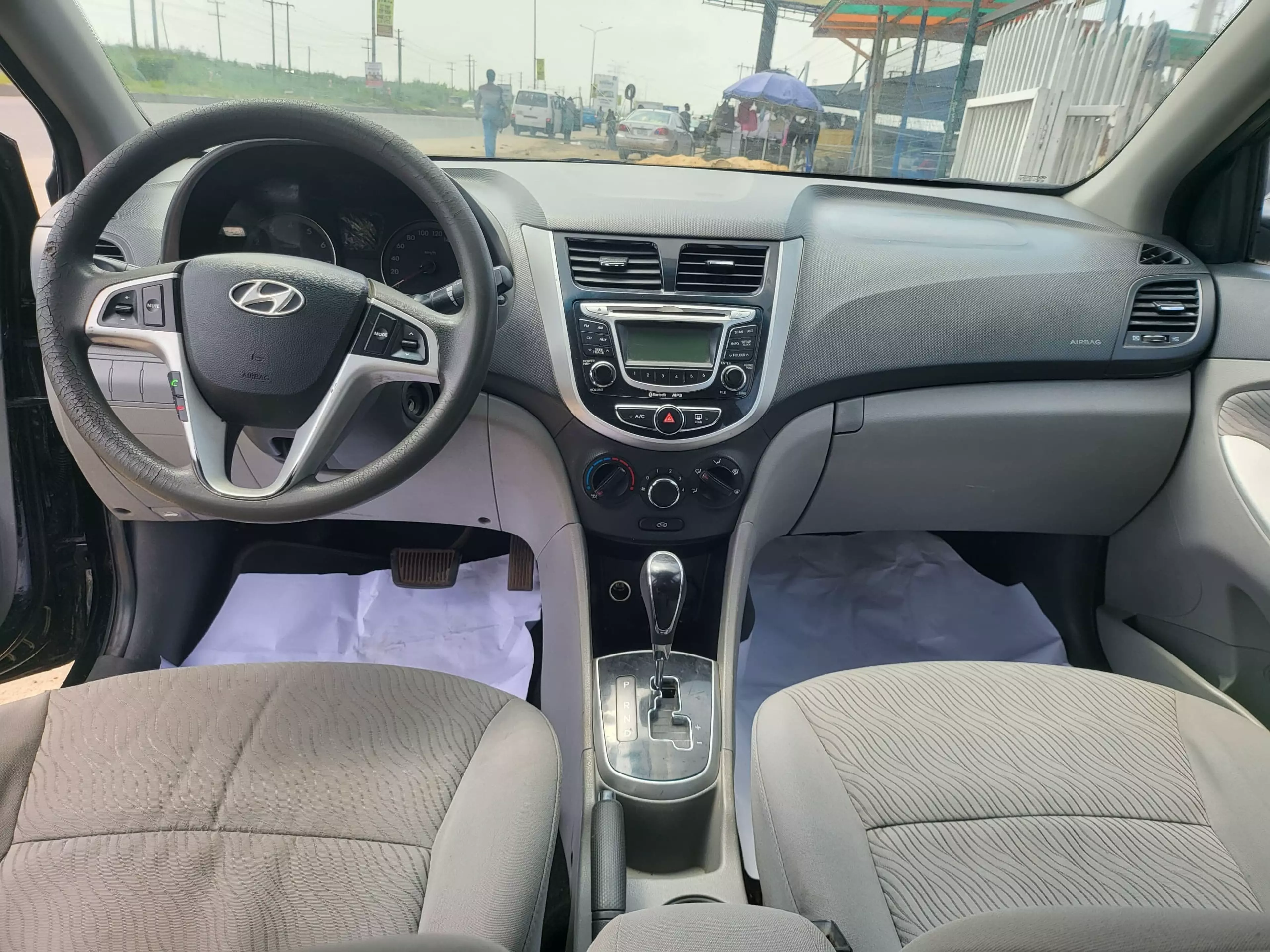 Hyundai Accent   - 2012