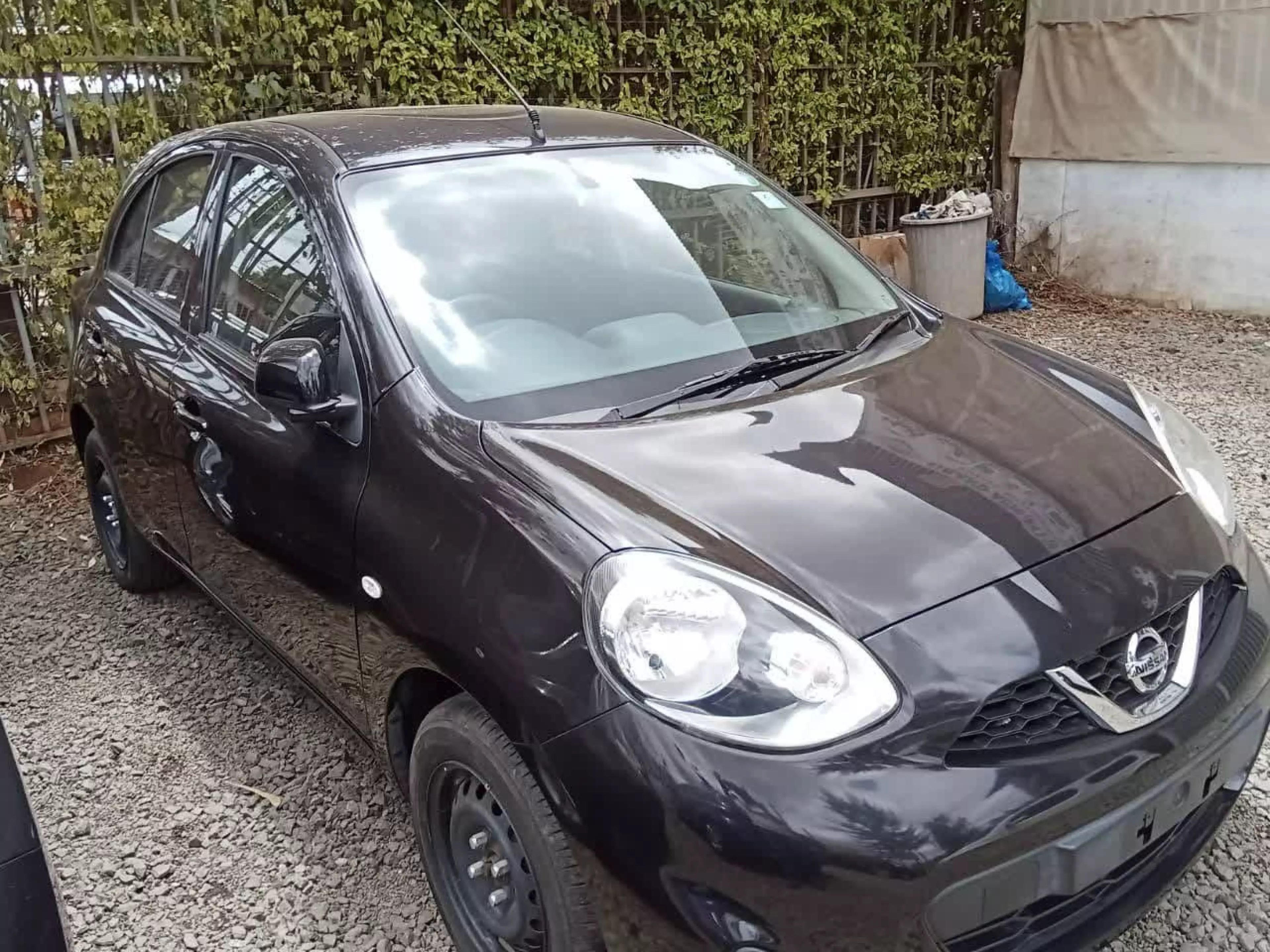Nissan March - 2016