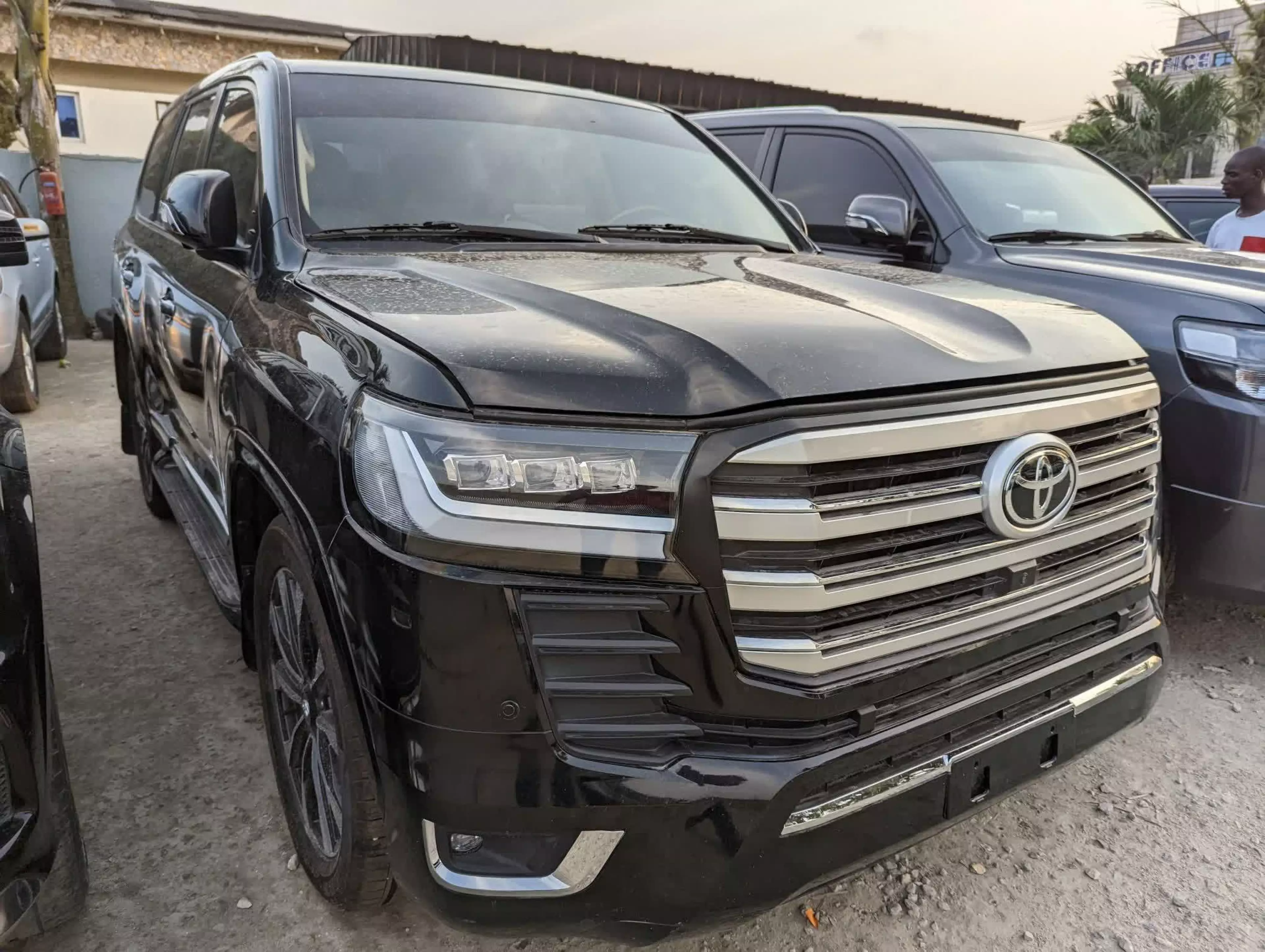Toyota Land Cruiser - 2014