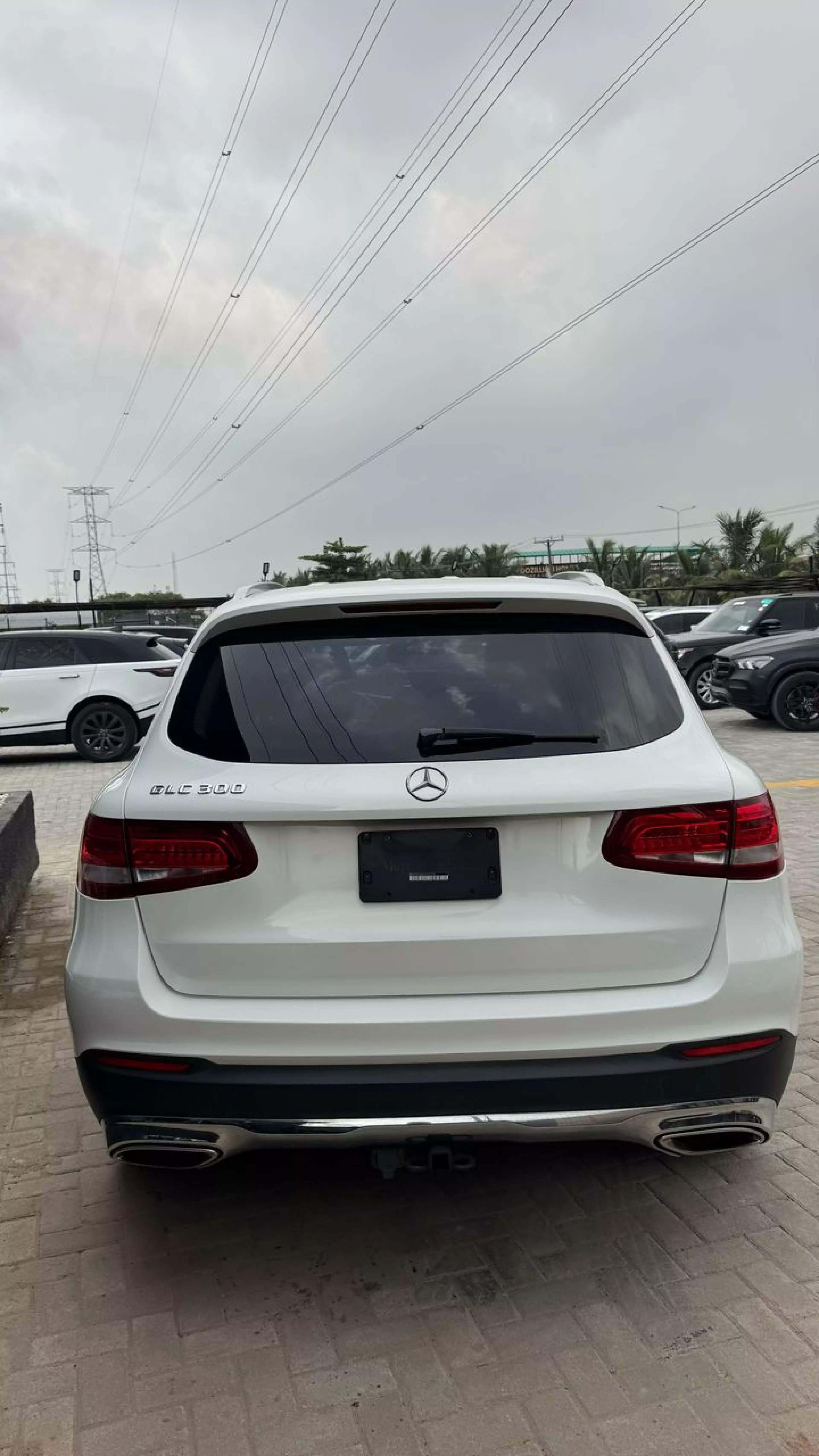 Mercedes-Benz GLC 300   - 2016