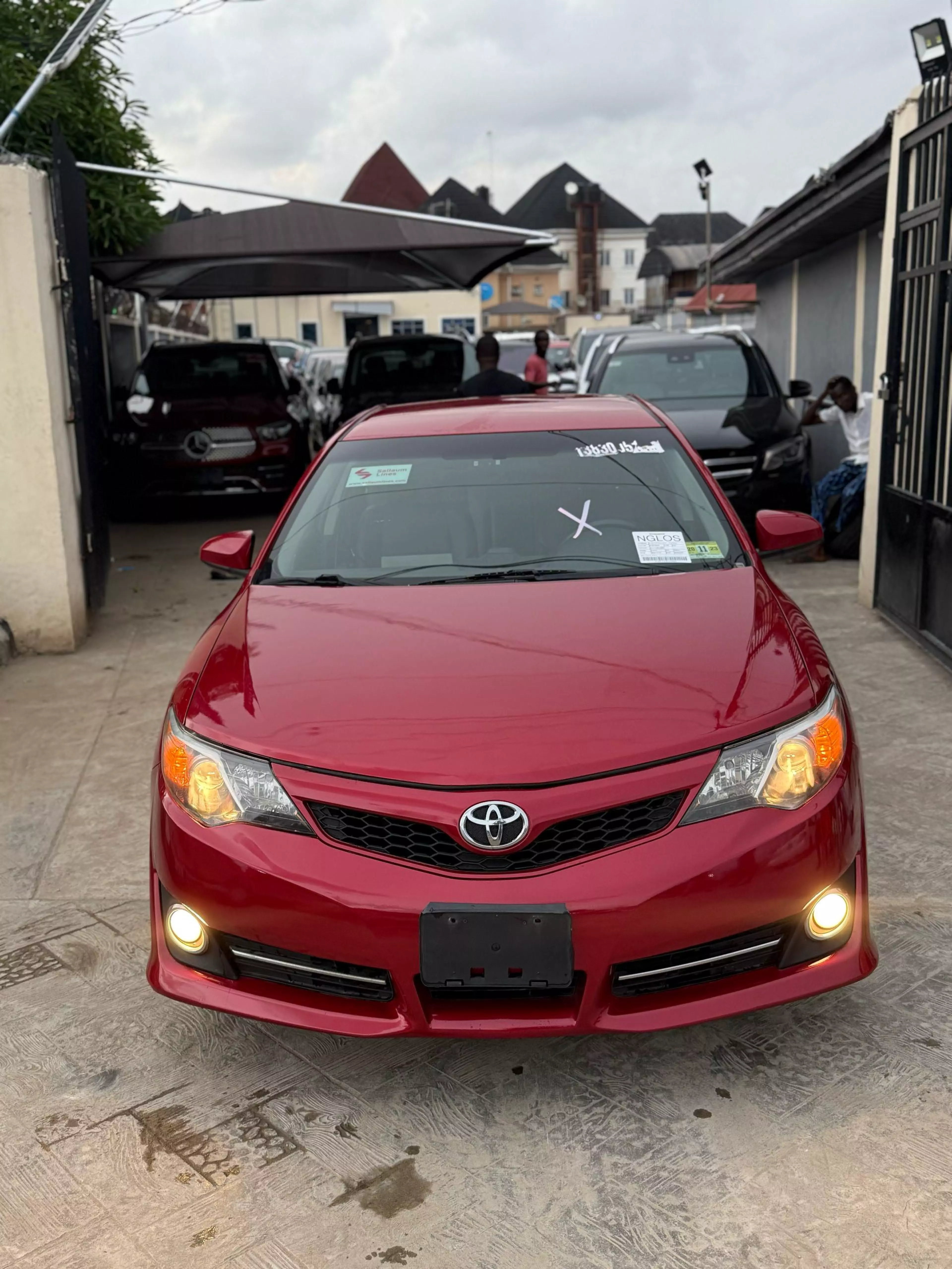Toyota Camry   - 2014