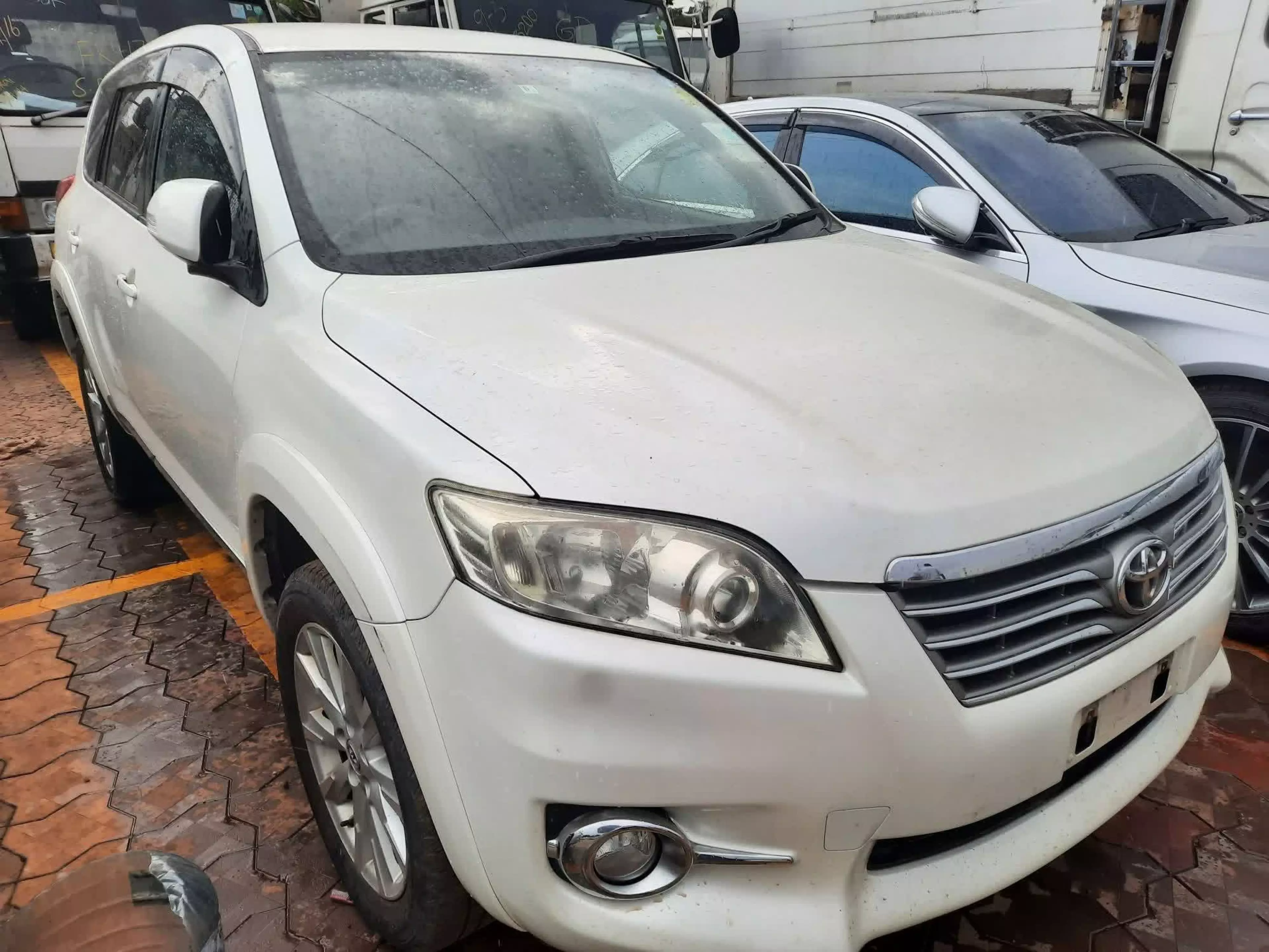 Toyota Vanguard  - 2010