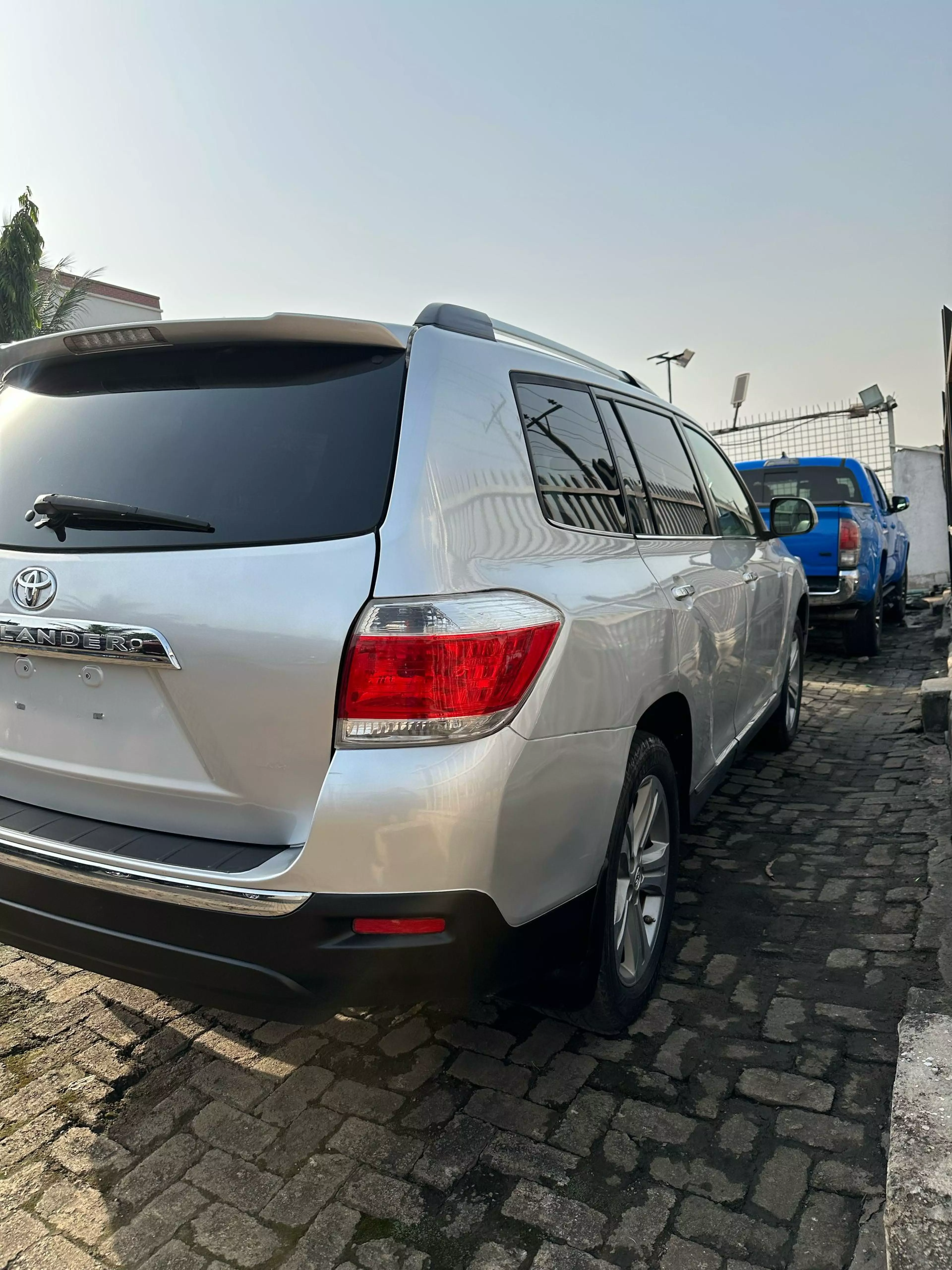 Toyota Highlander   - 2013