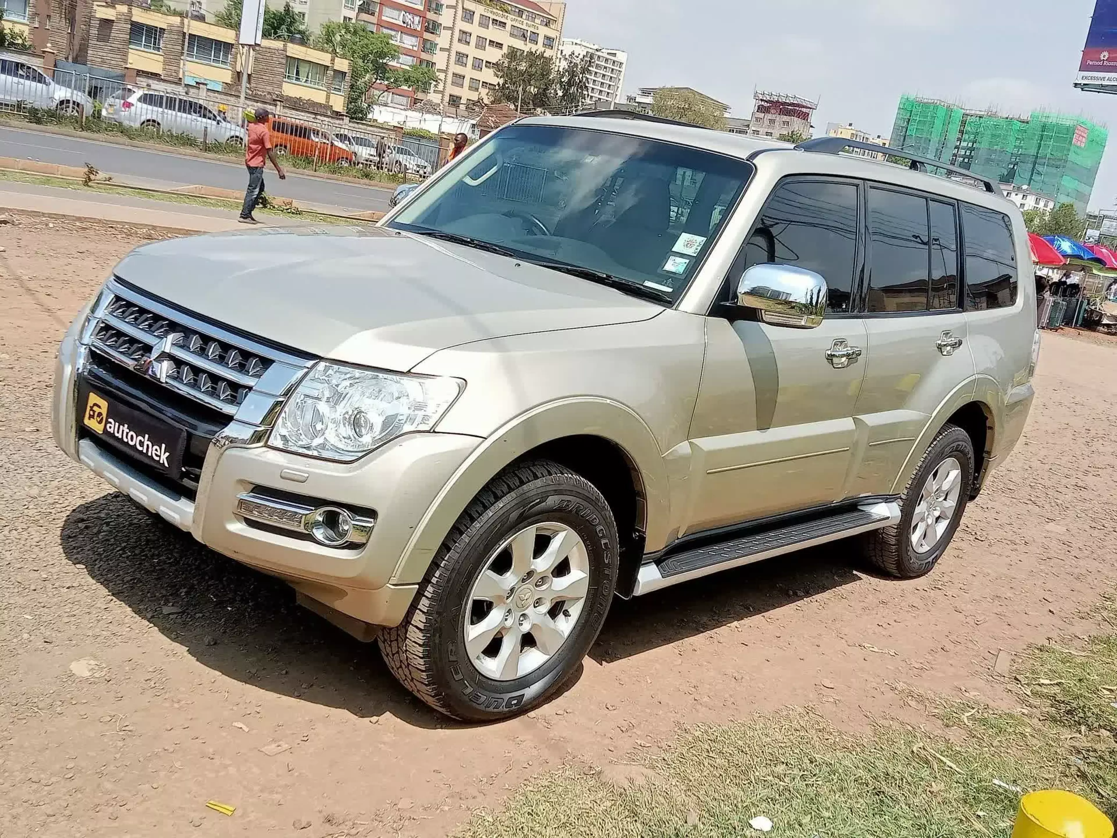 Mitsubishi Pajero GLS - 2016