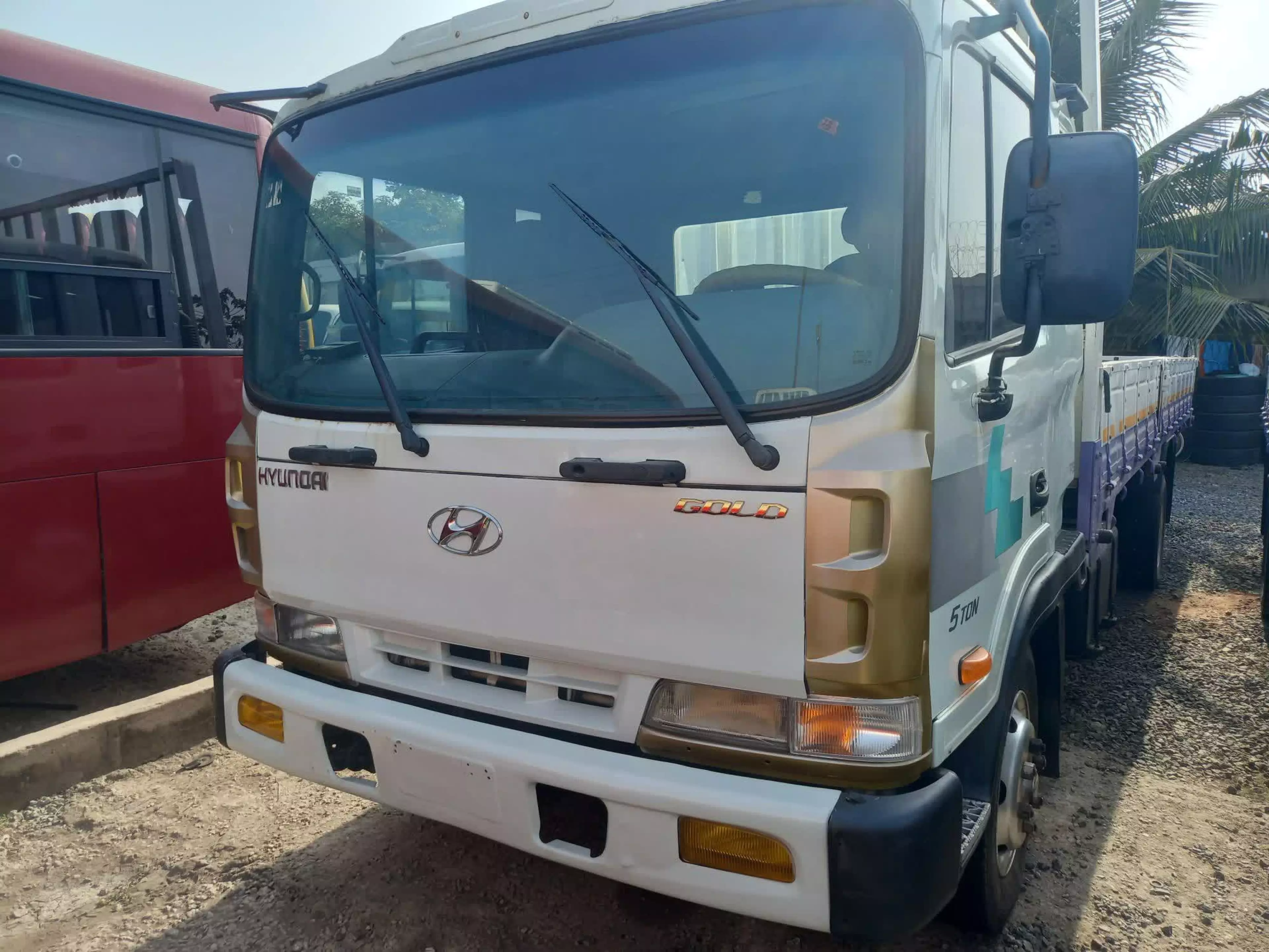 Hyundai Rhino - 2005