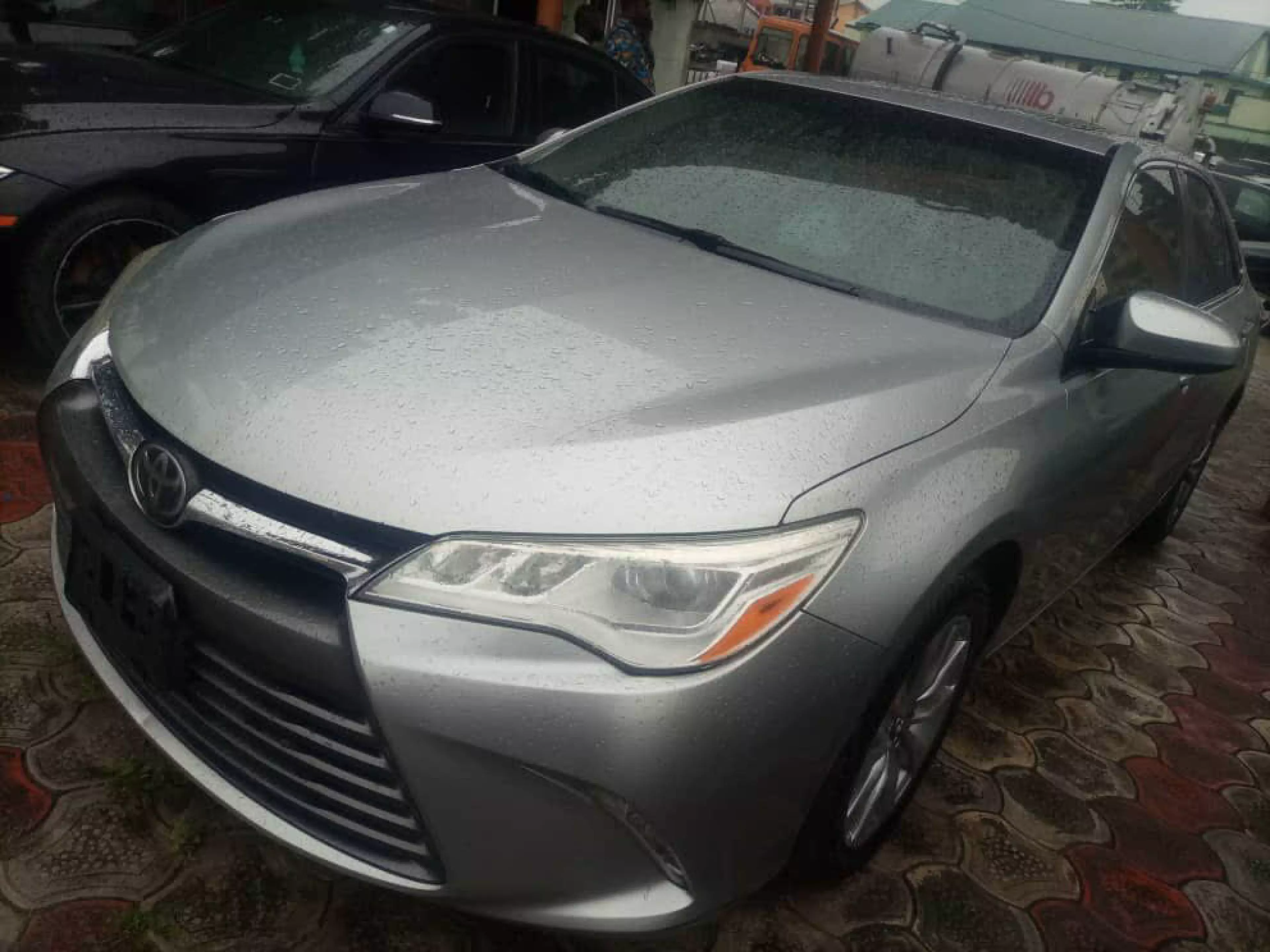 Toyota Camry - 2017