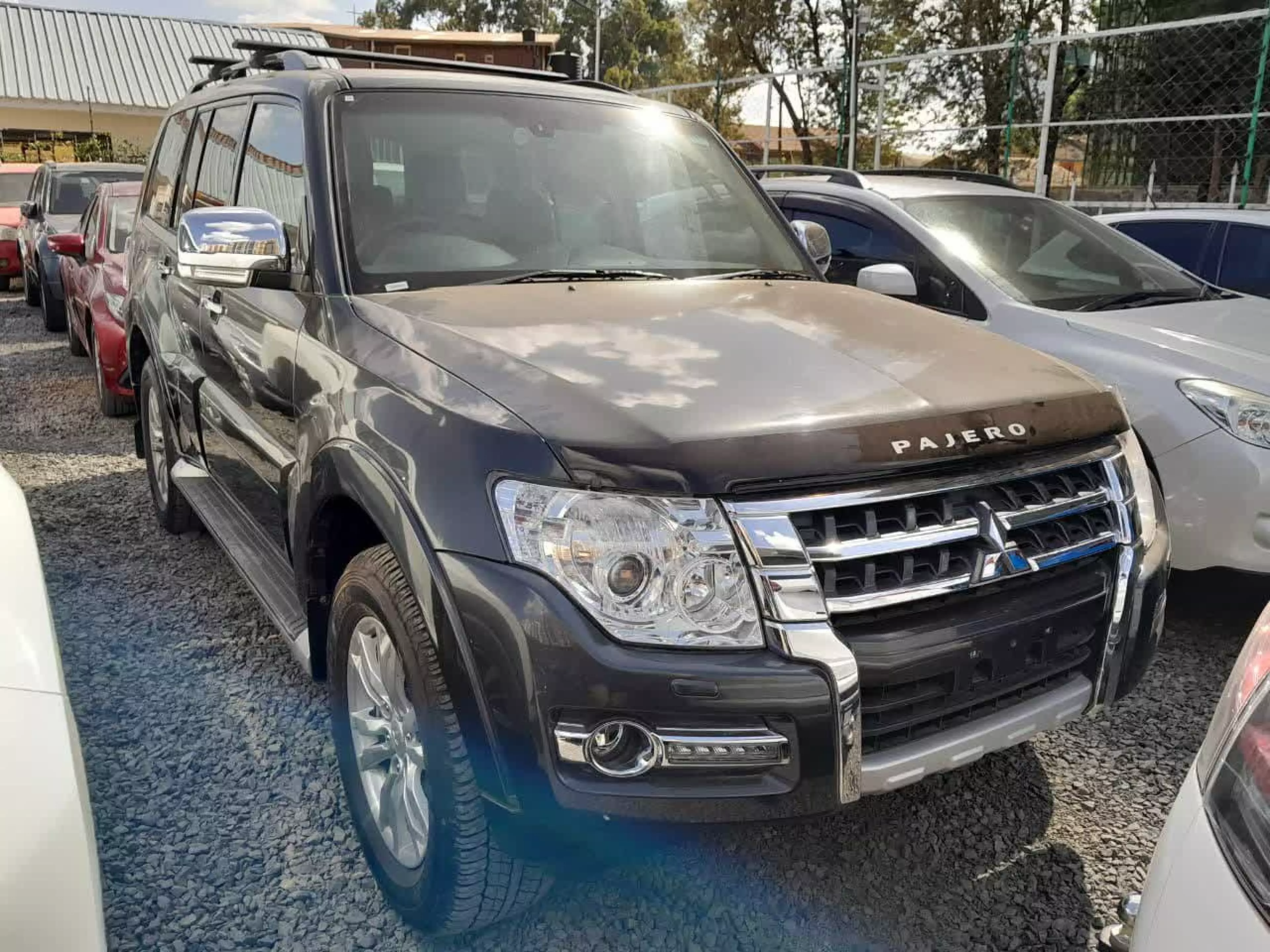 Mitsubishi Pajero - 2015
