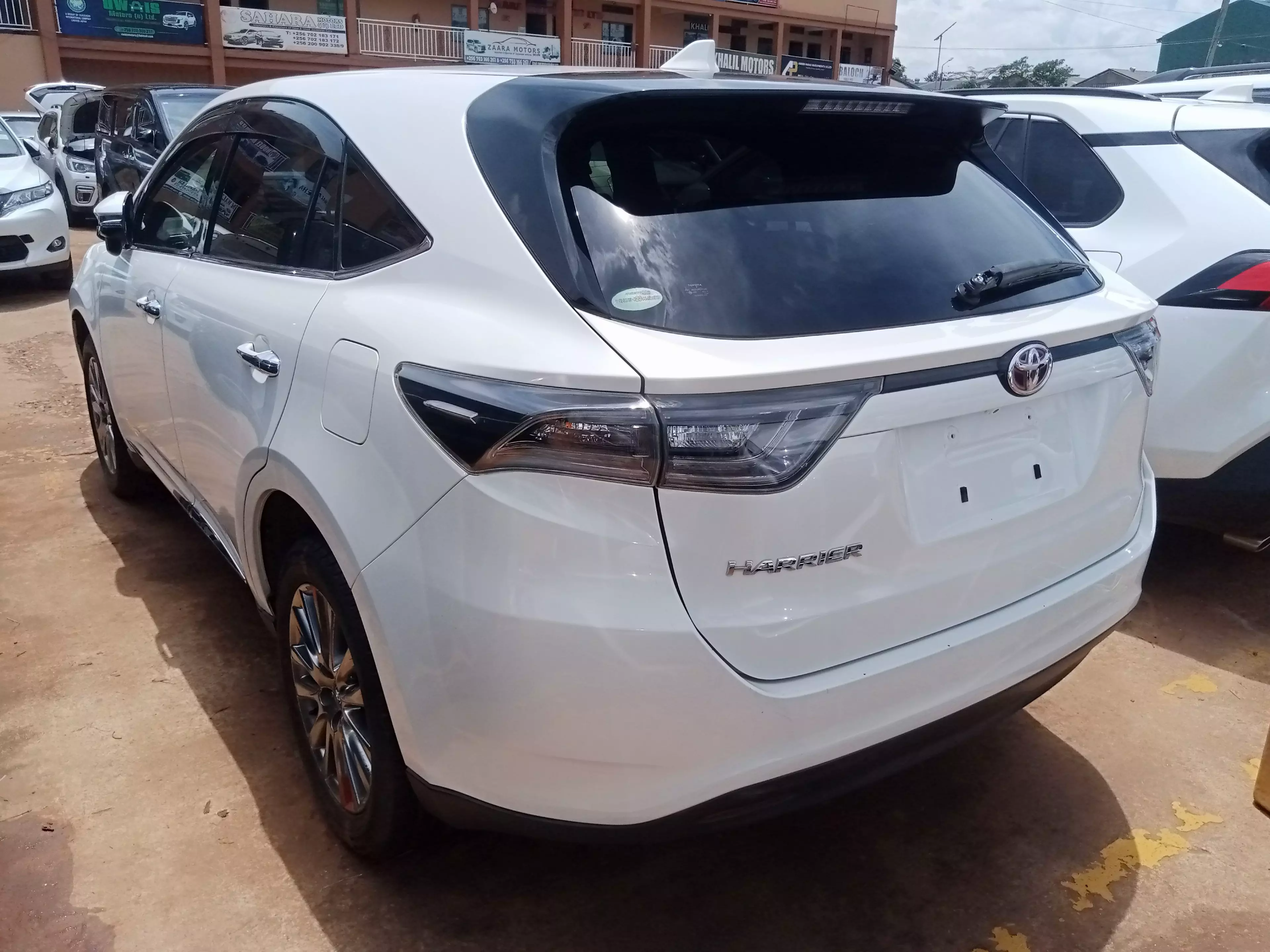 Toyota Harrier   - 2015
