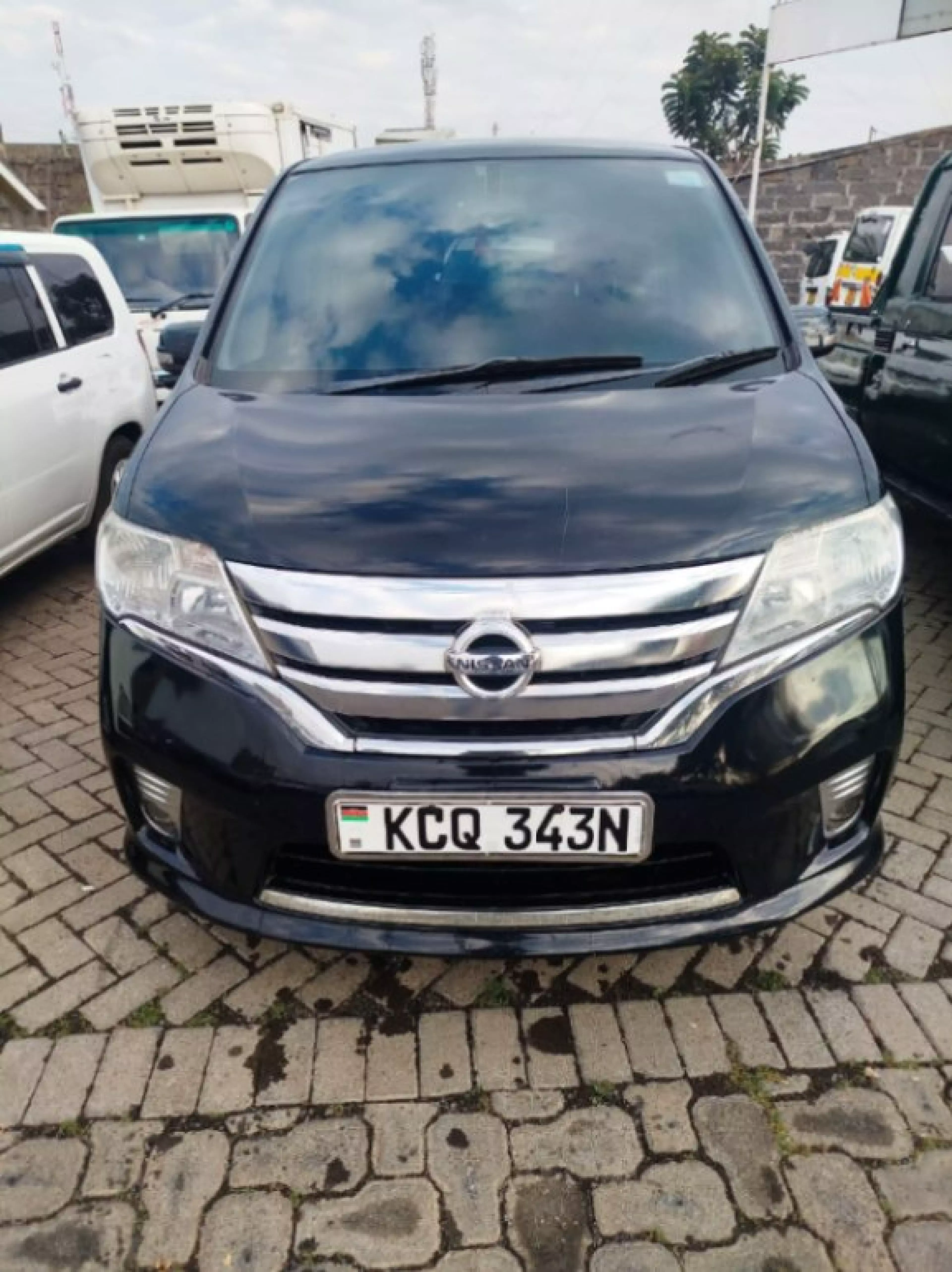 Nissan Serena - 2012
