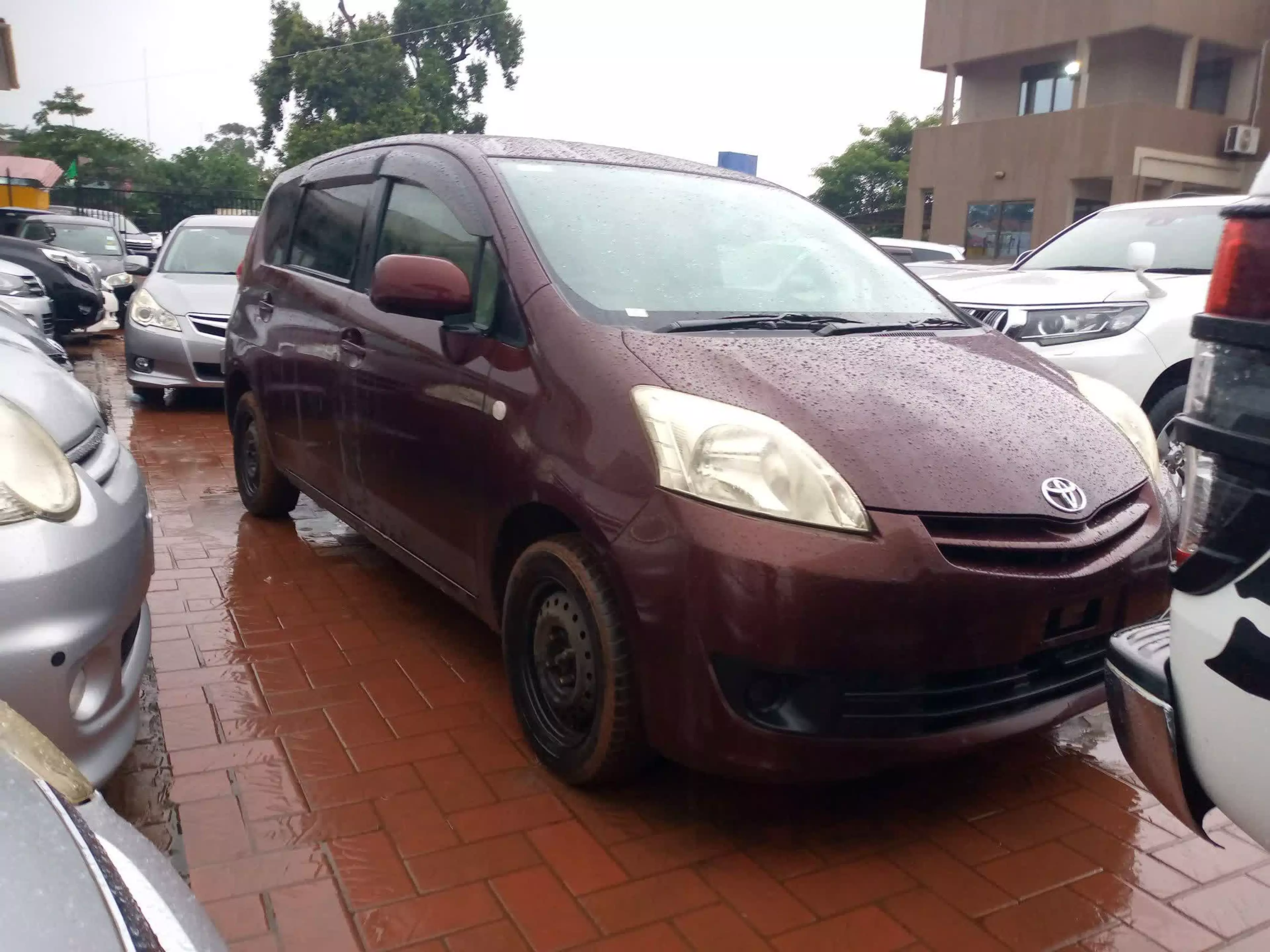 Toyota Passo Sette - 2008