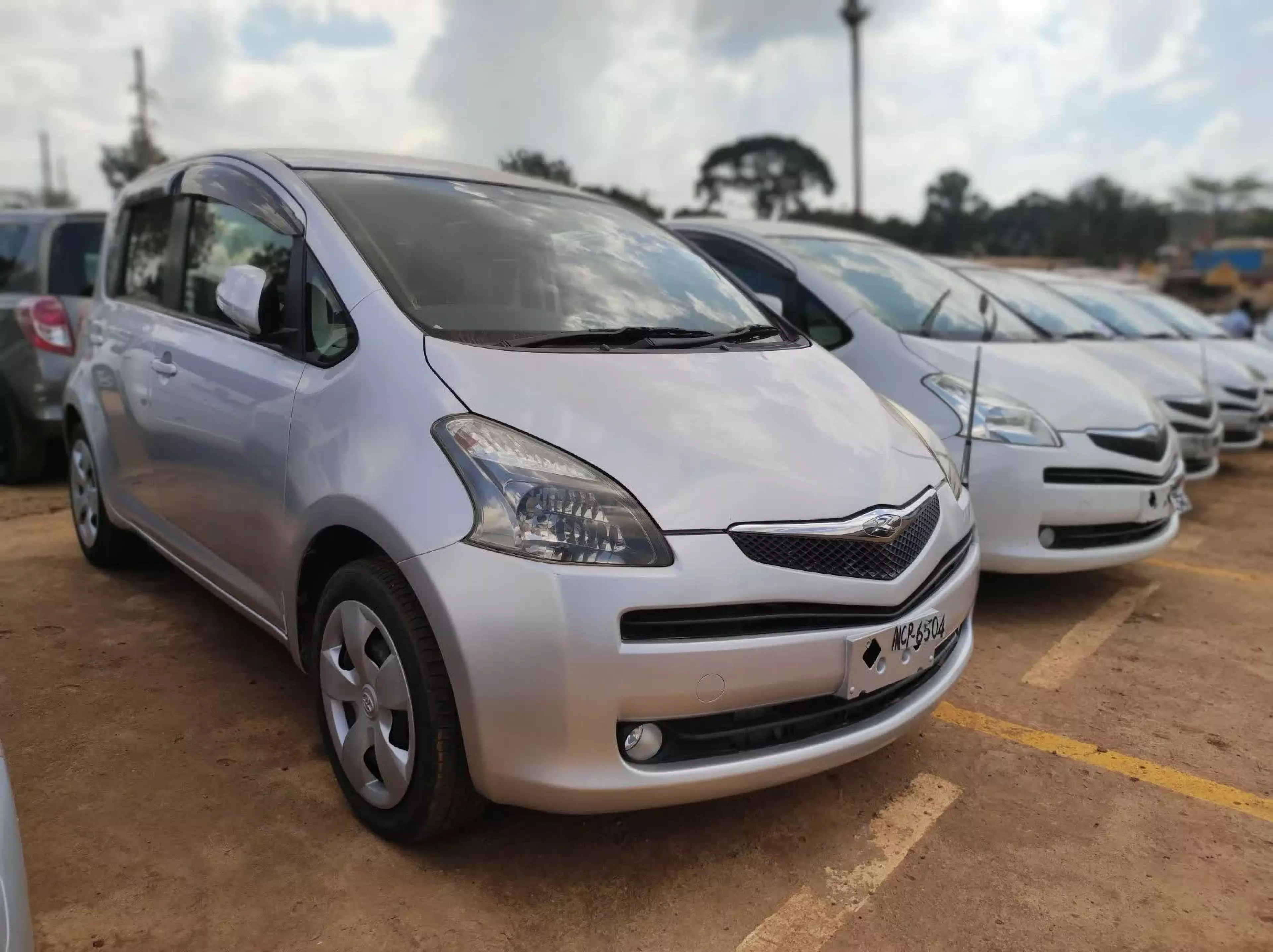 Toyota Ractis - 2008