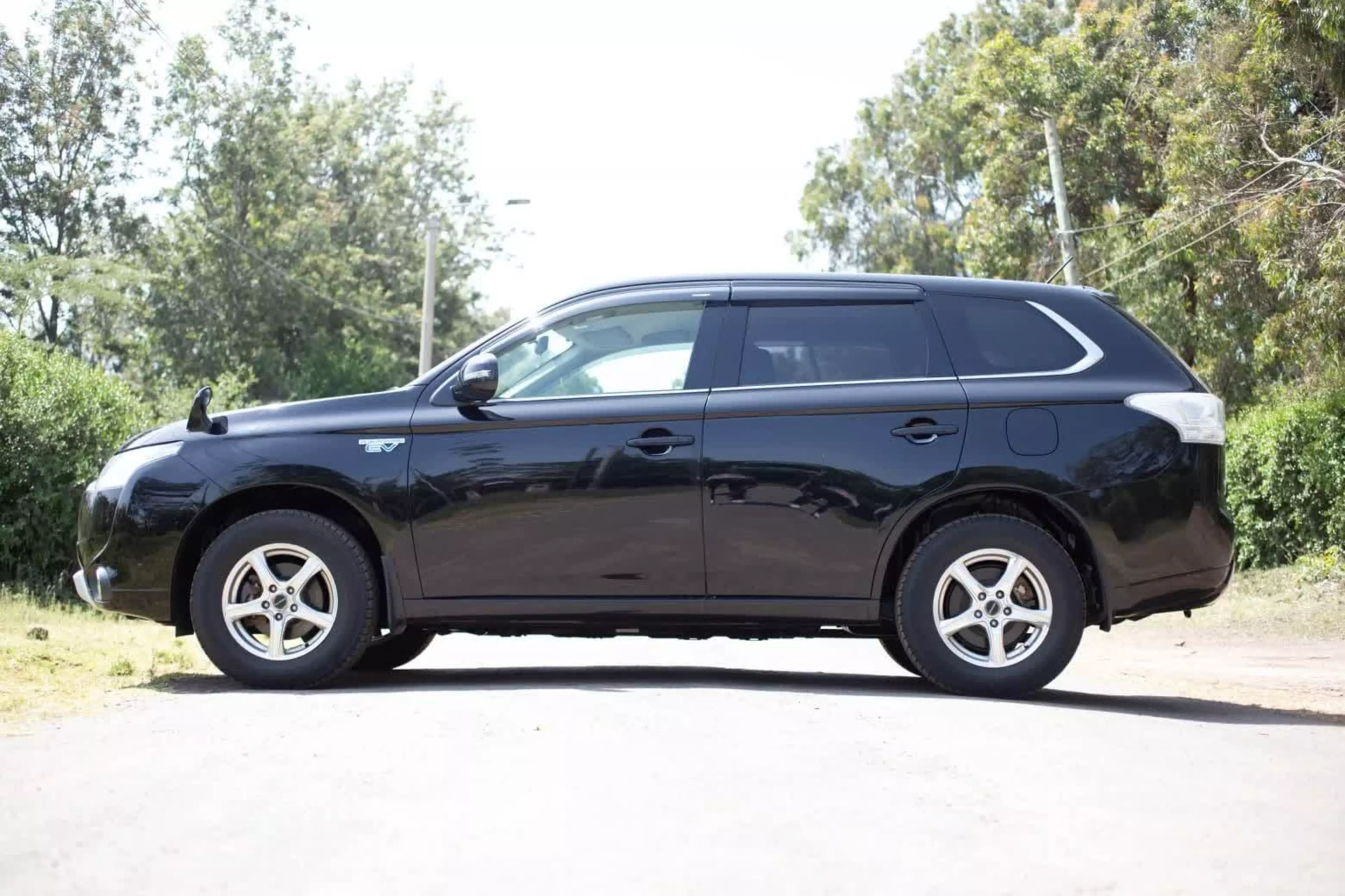 Mitsubishi Outlander hybrid  - 2015