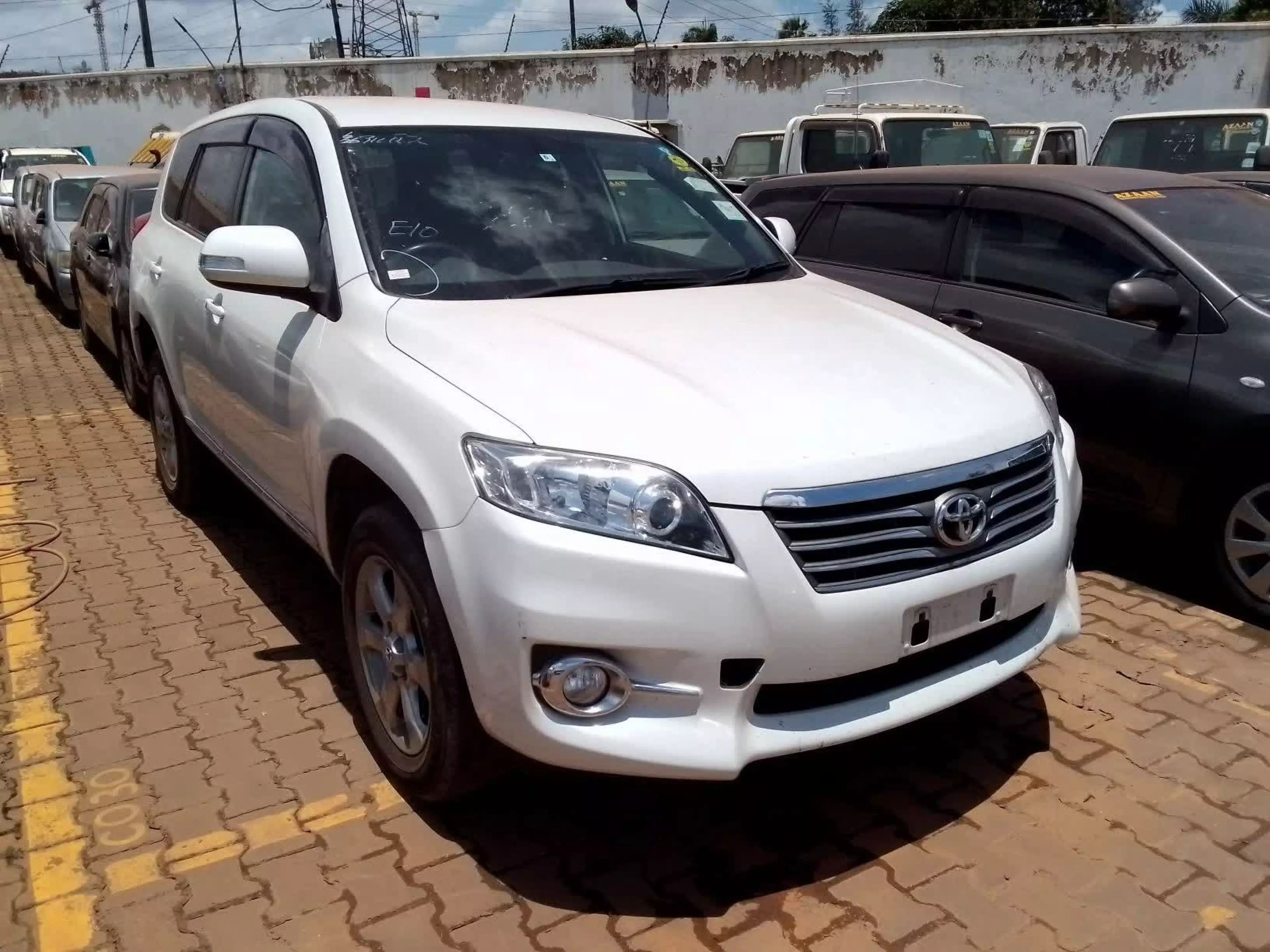 Toyota Vanguard  - 2010