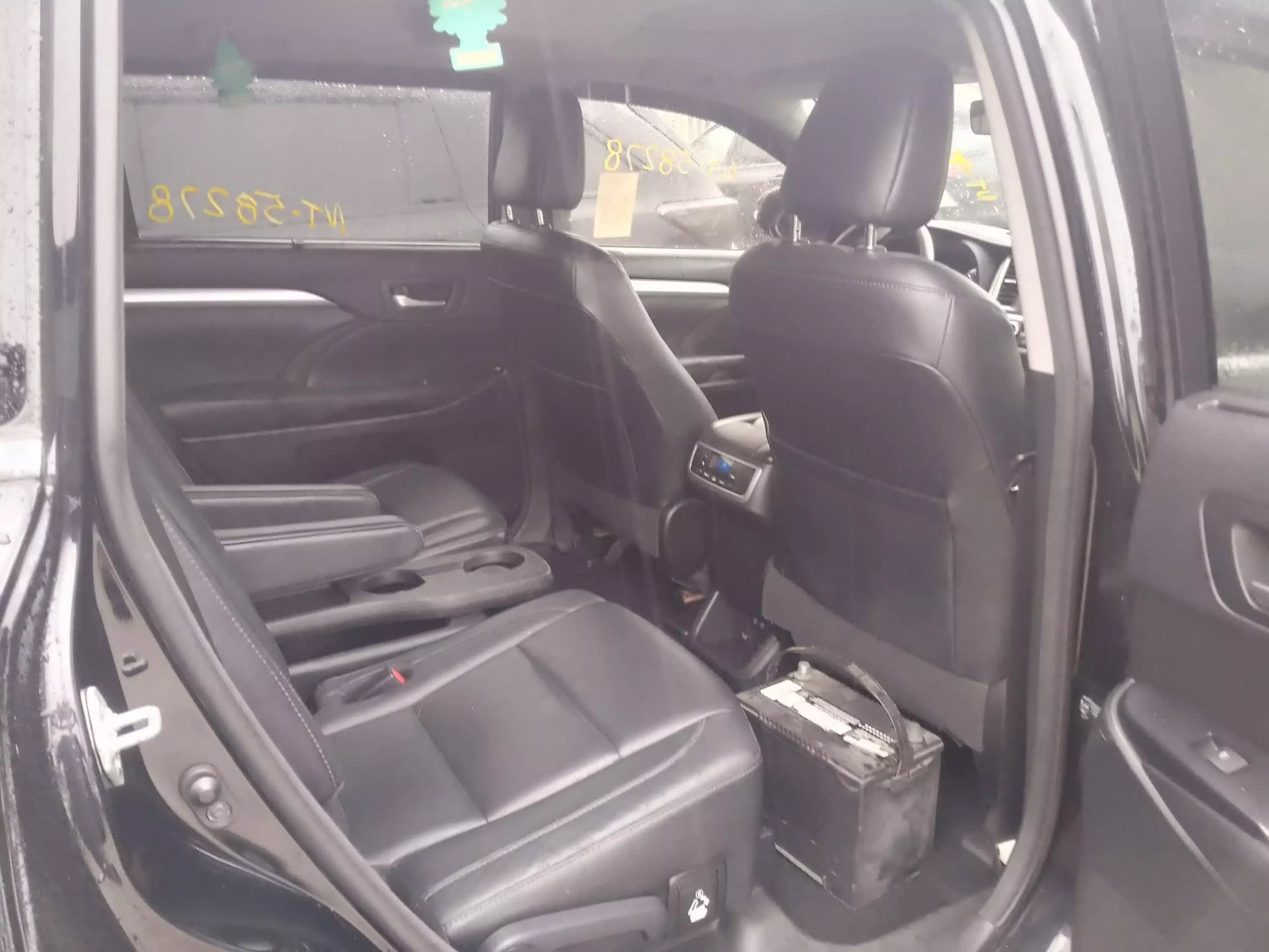 Toyota Highlander   - 2017