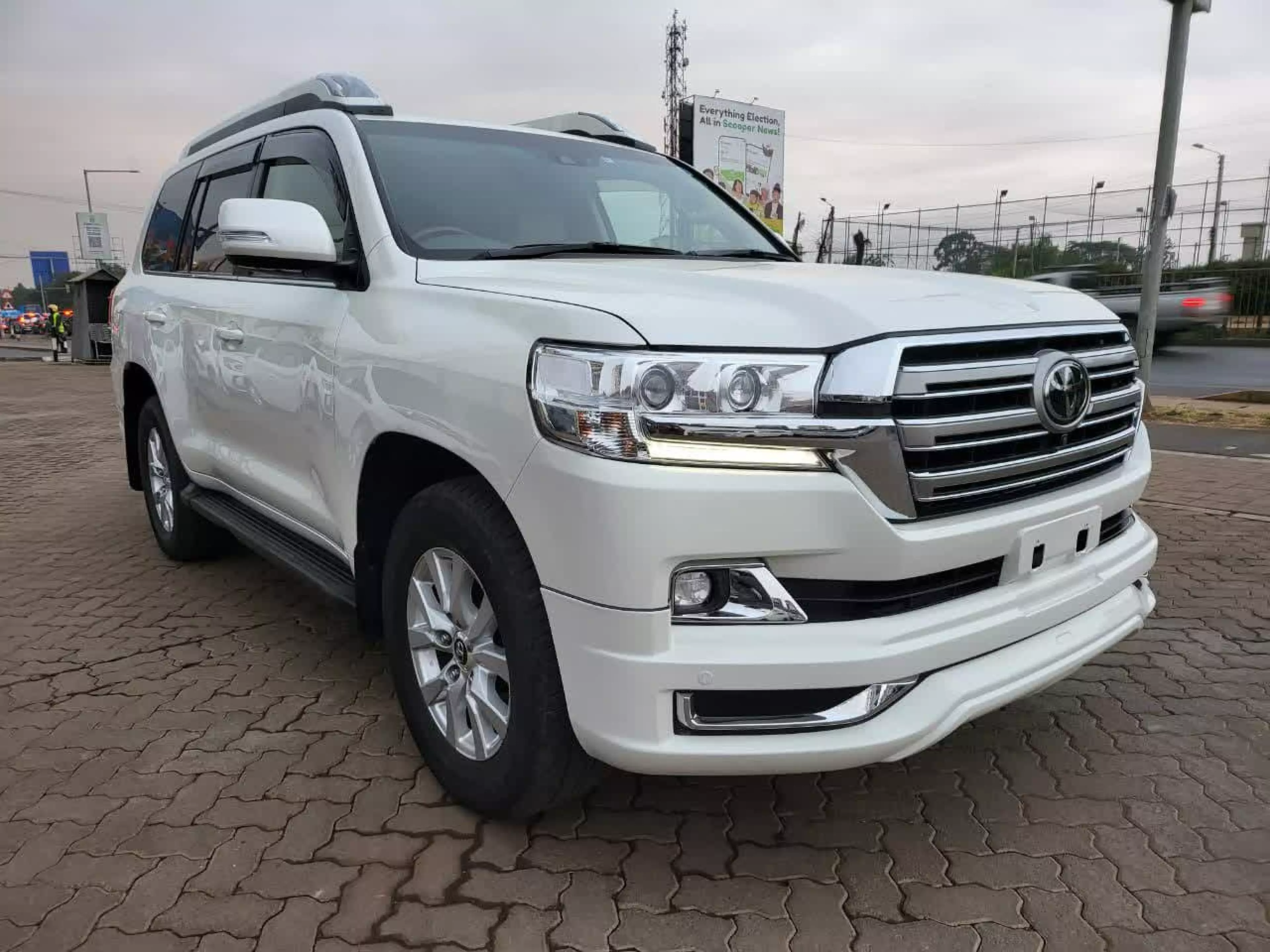 Toyota Landcruiser  V8 - 2016