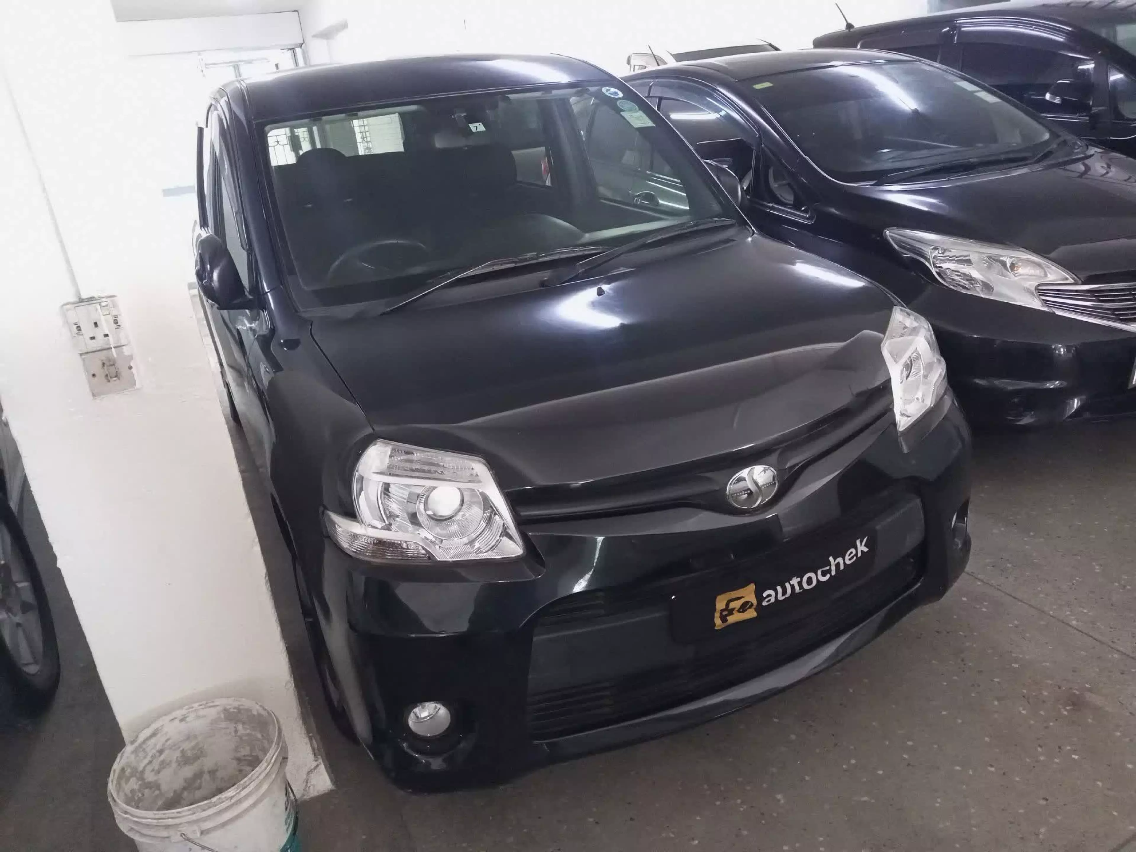 Toyota Sienta - 2015