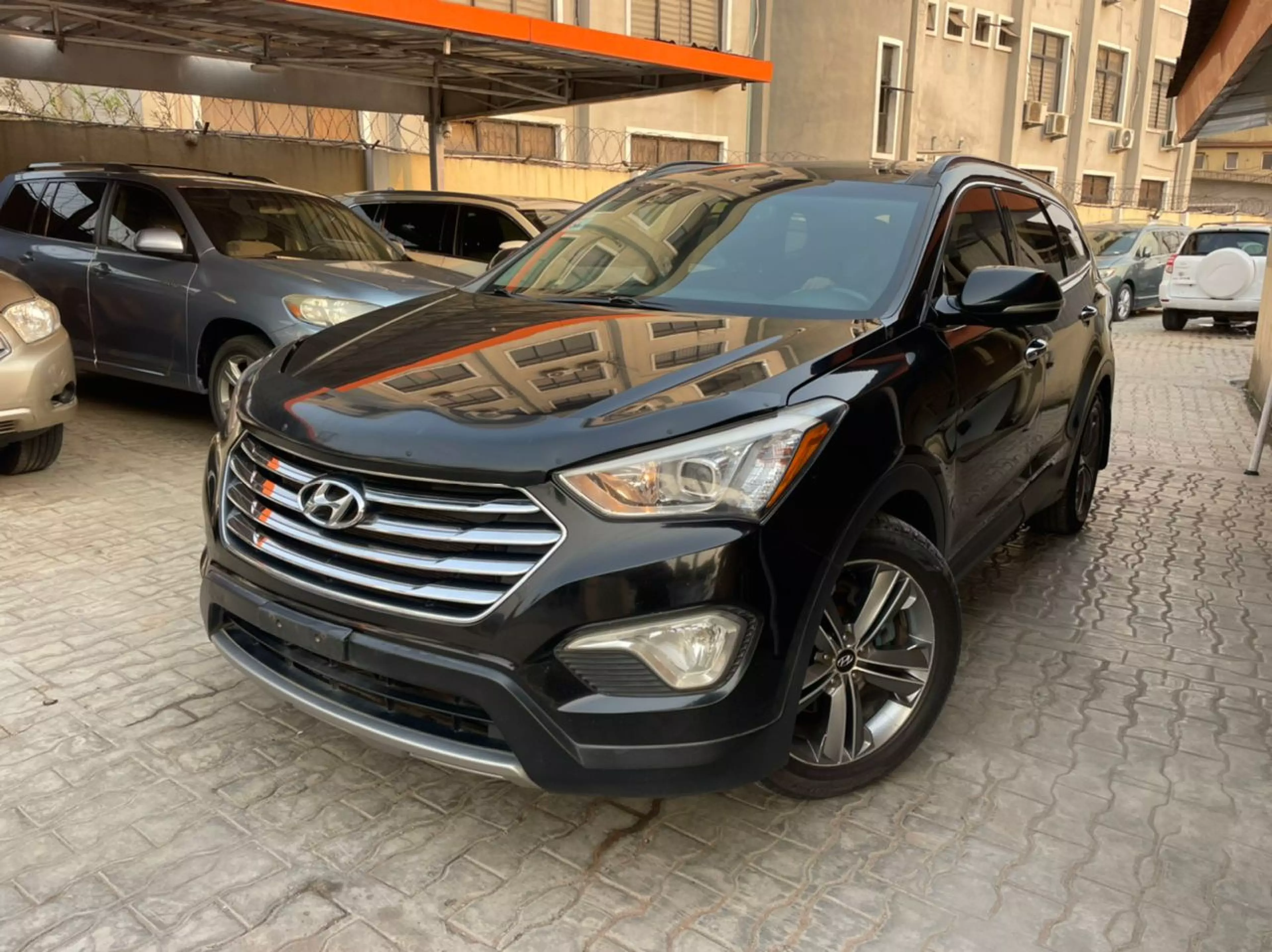 Hyundai Santa Fe   - 2015