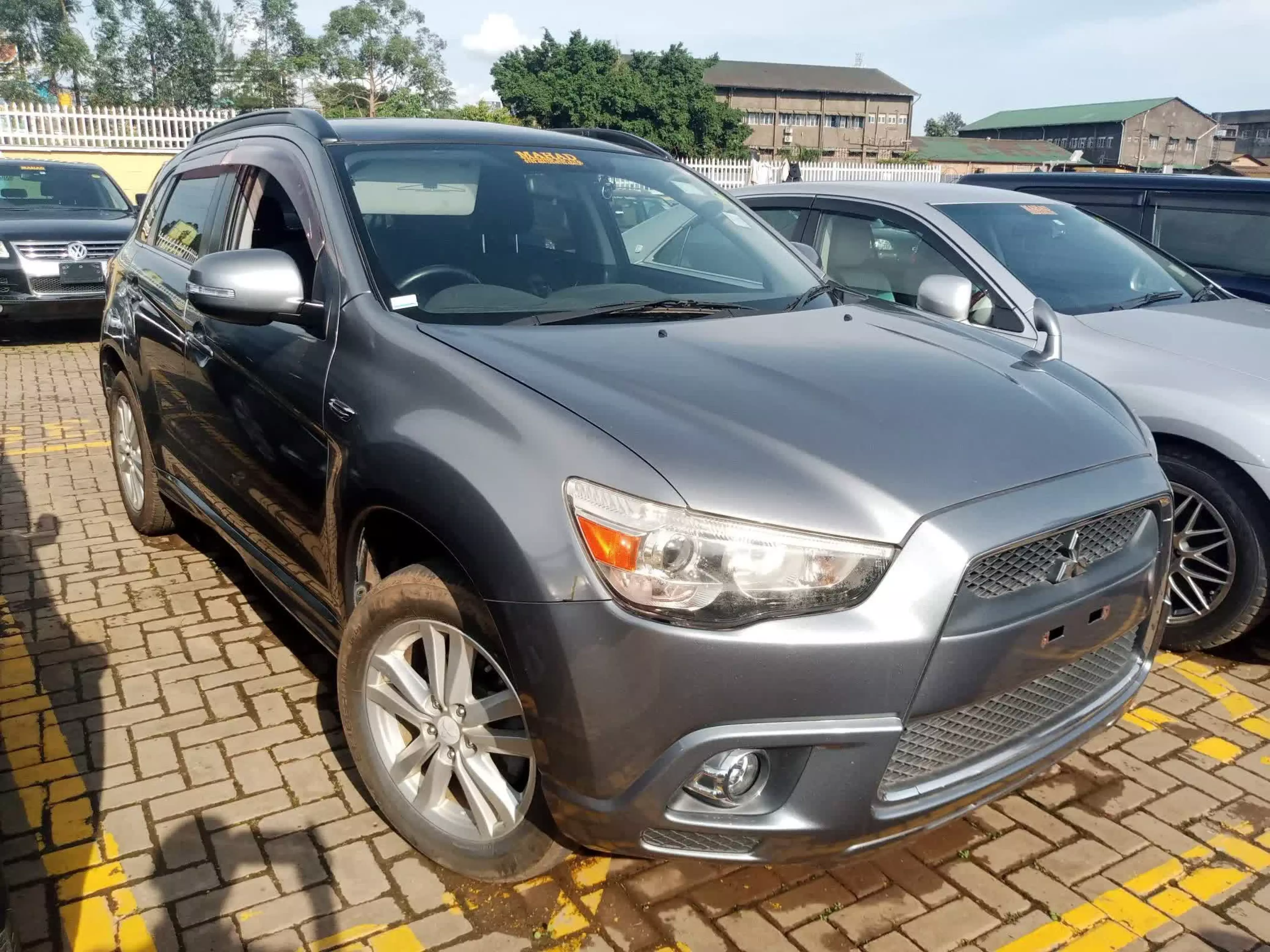 Mitsubishi RVR - 2010