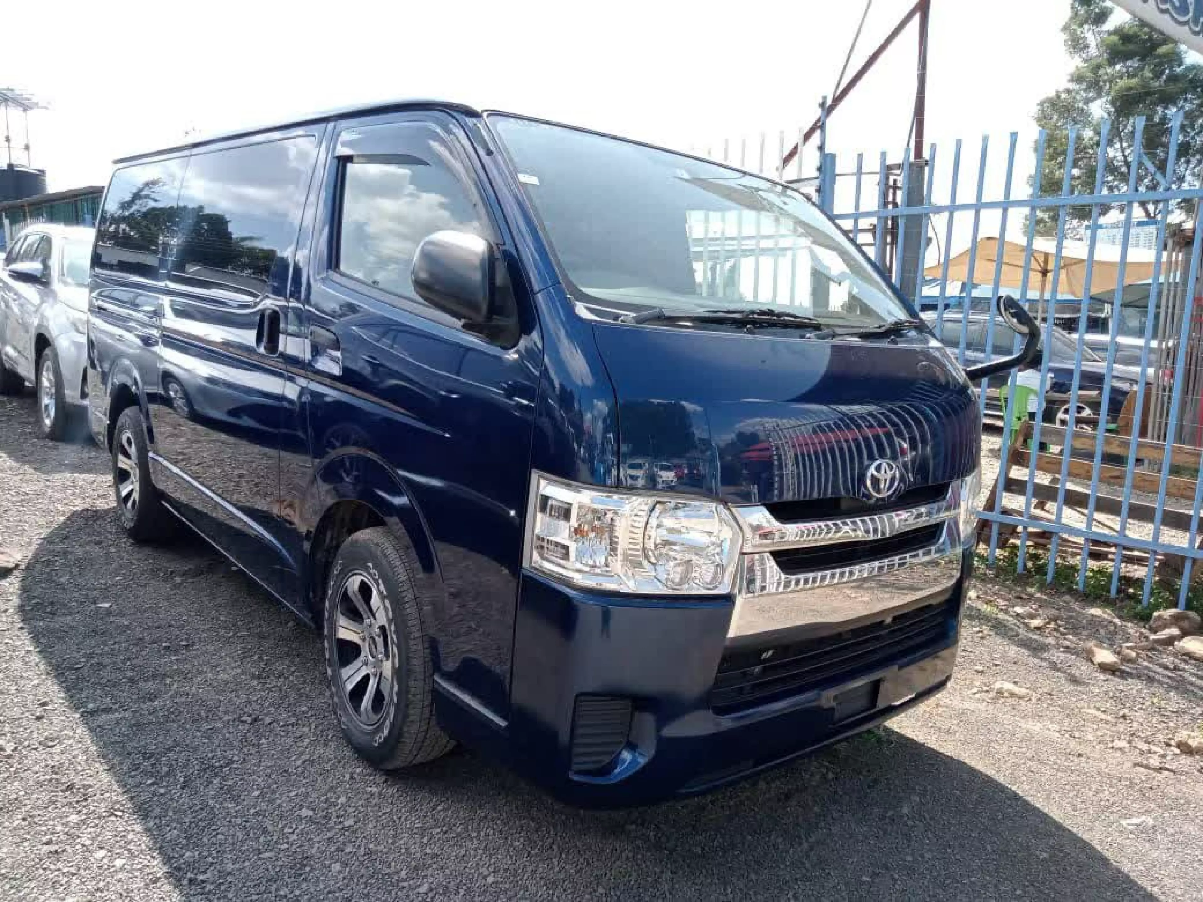 Toyota Hiace - 2016