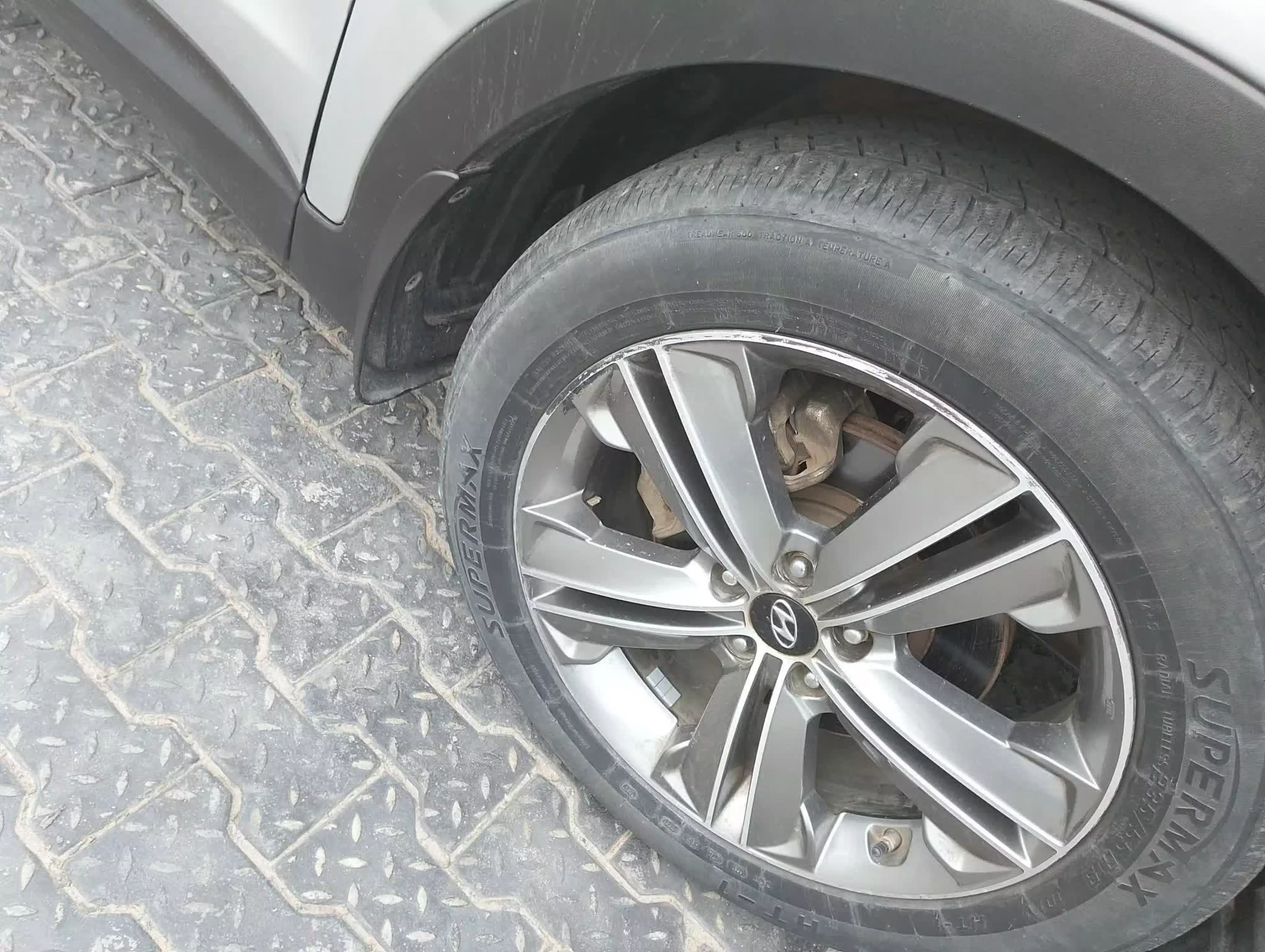 Hyundai Santa Fe   - 2011