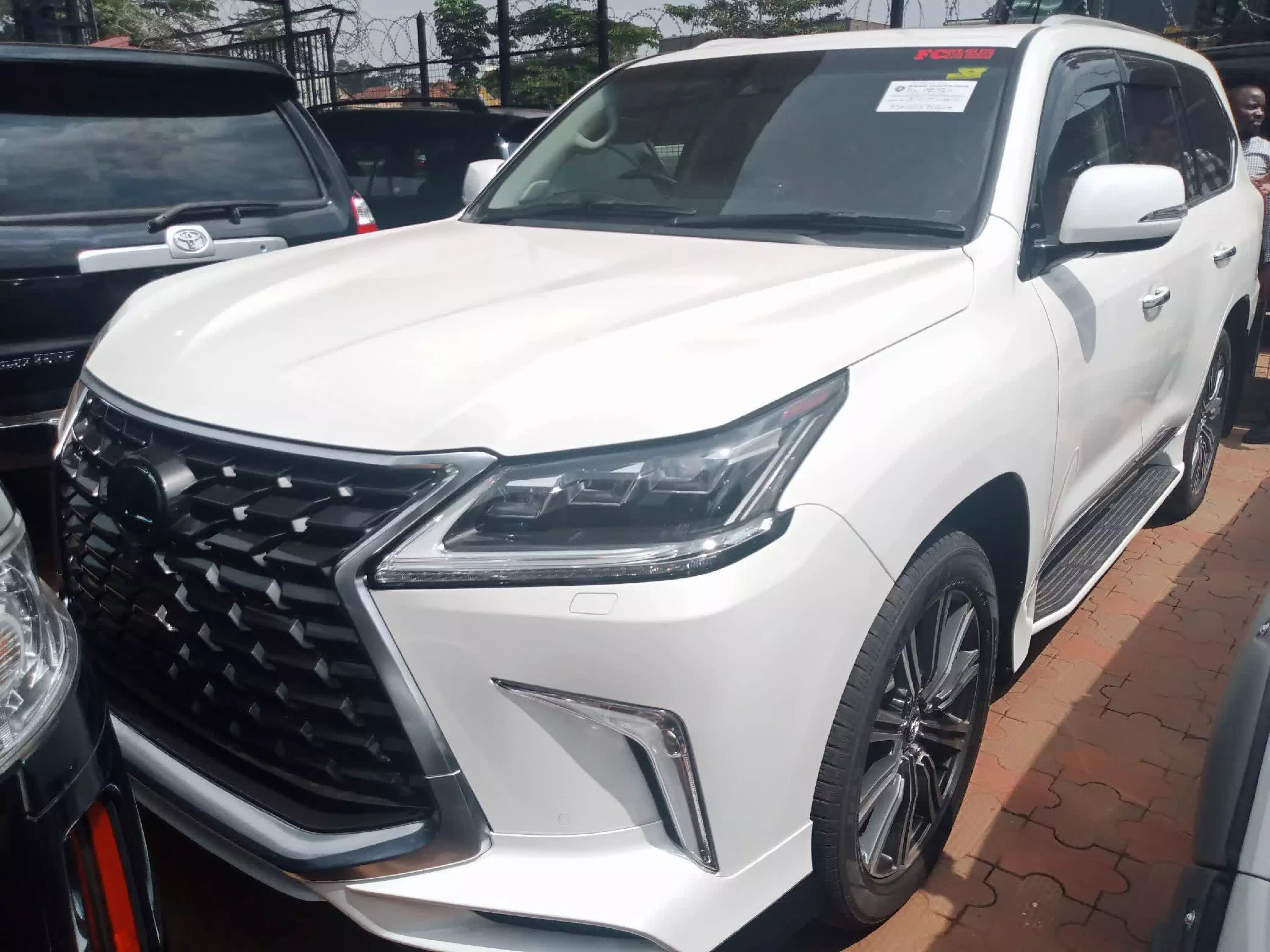 Lexus LX 570 - 2020