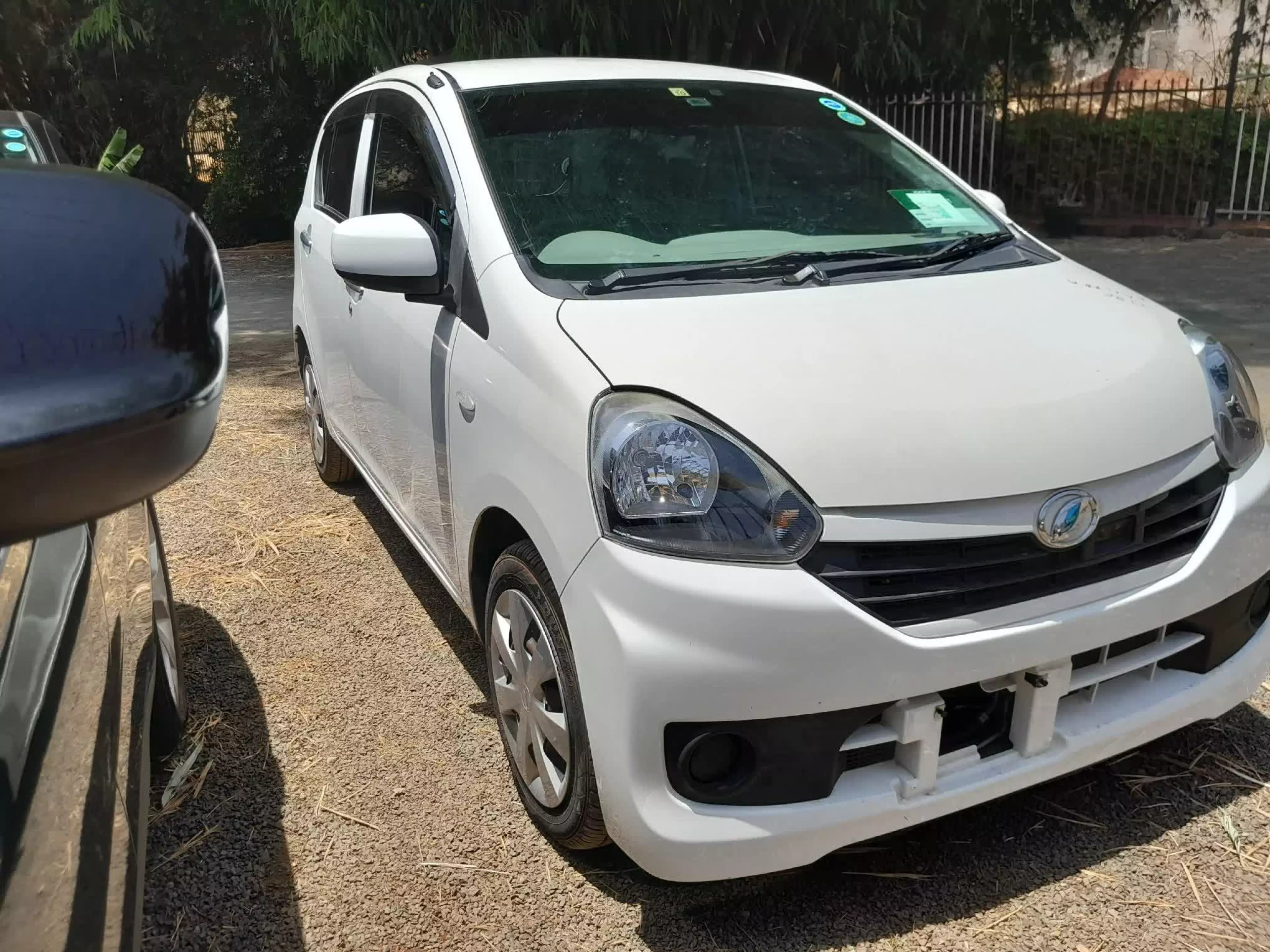 Daihatsu Mira  - 2015