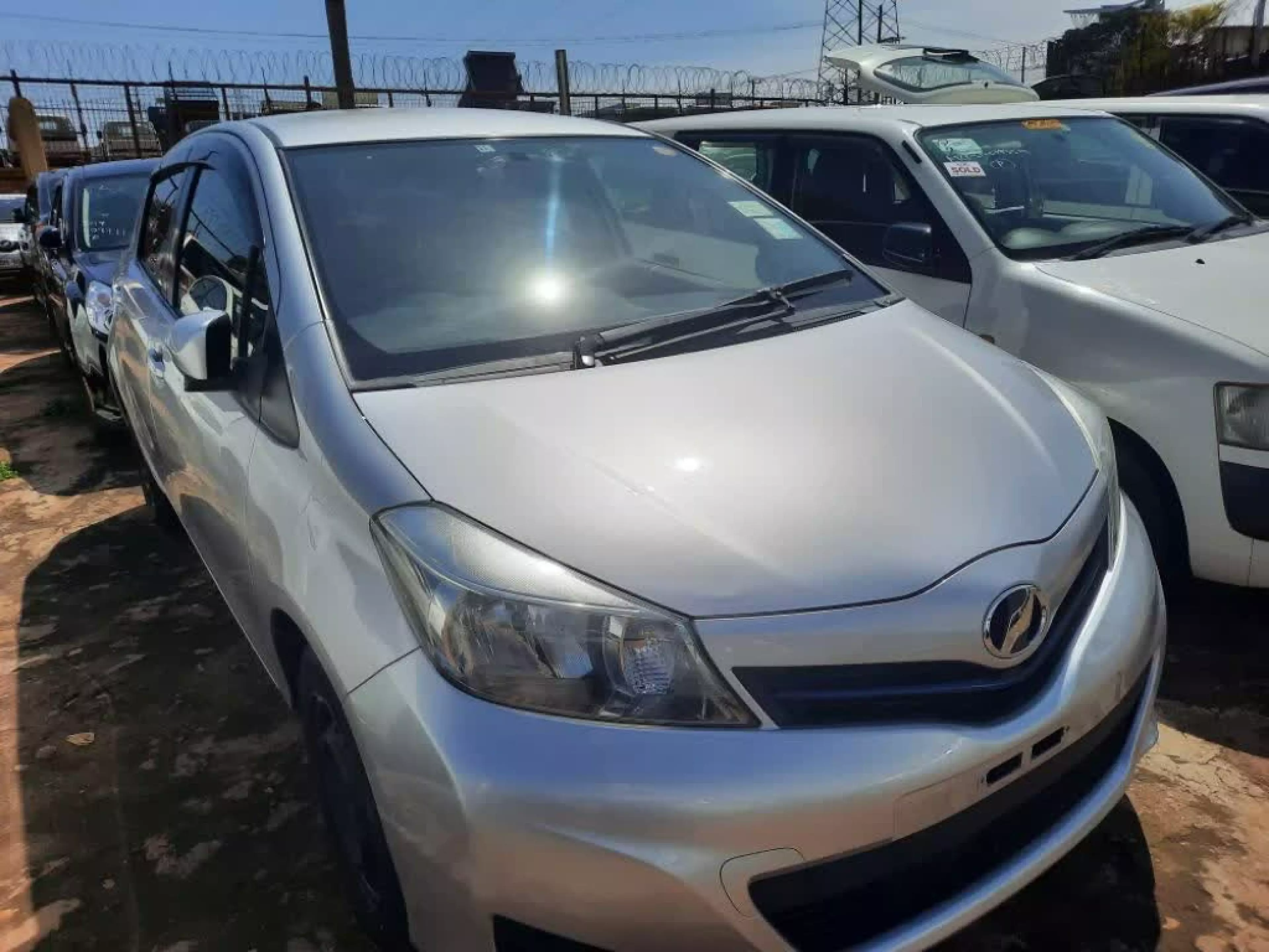 Toyota Vitz - 2012
