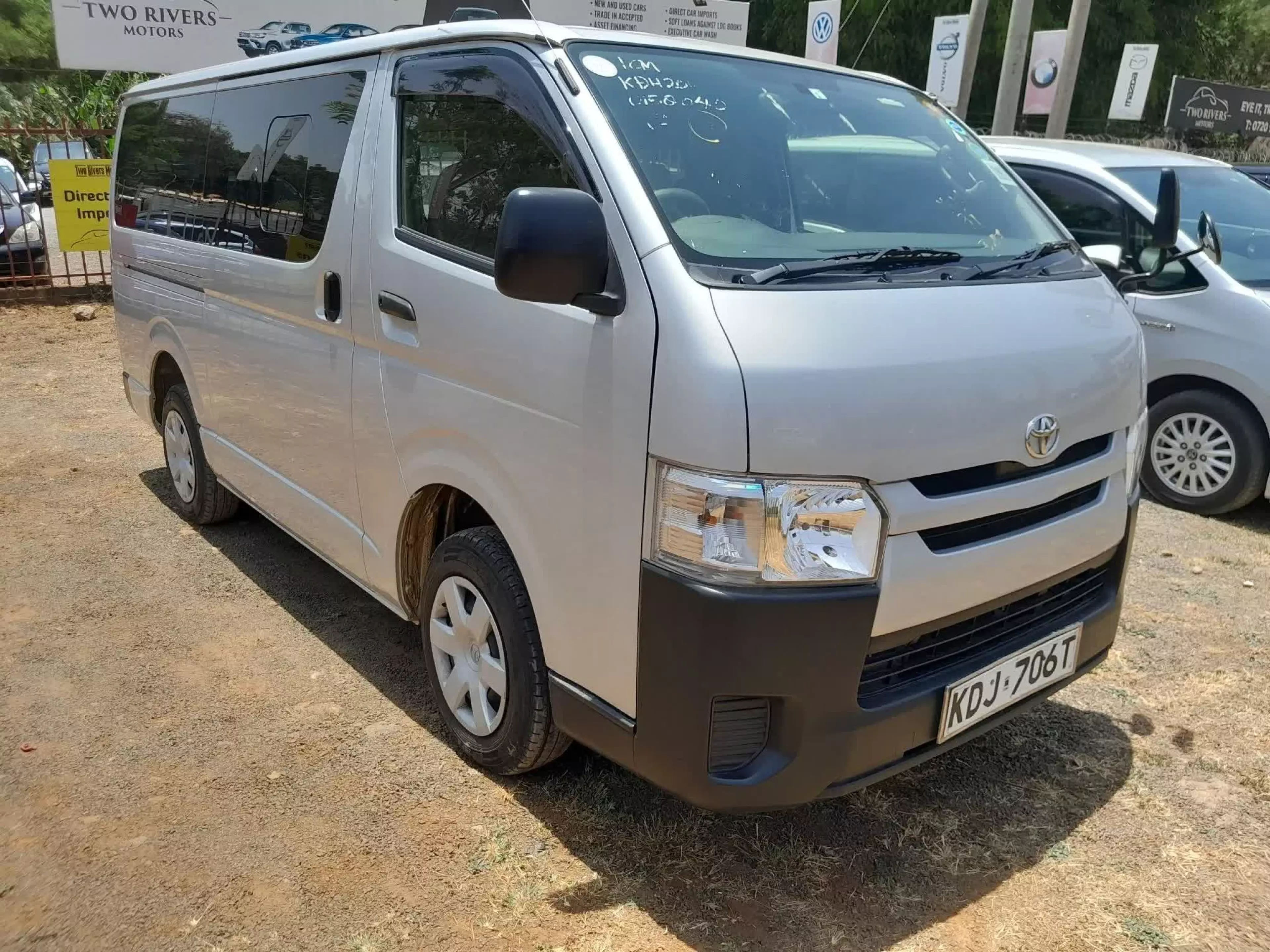 Toyota Hiace - 2015