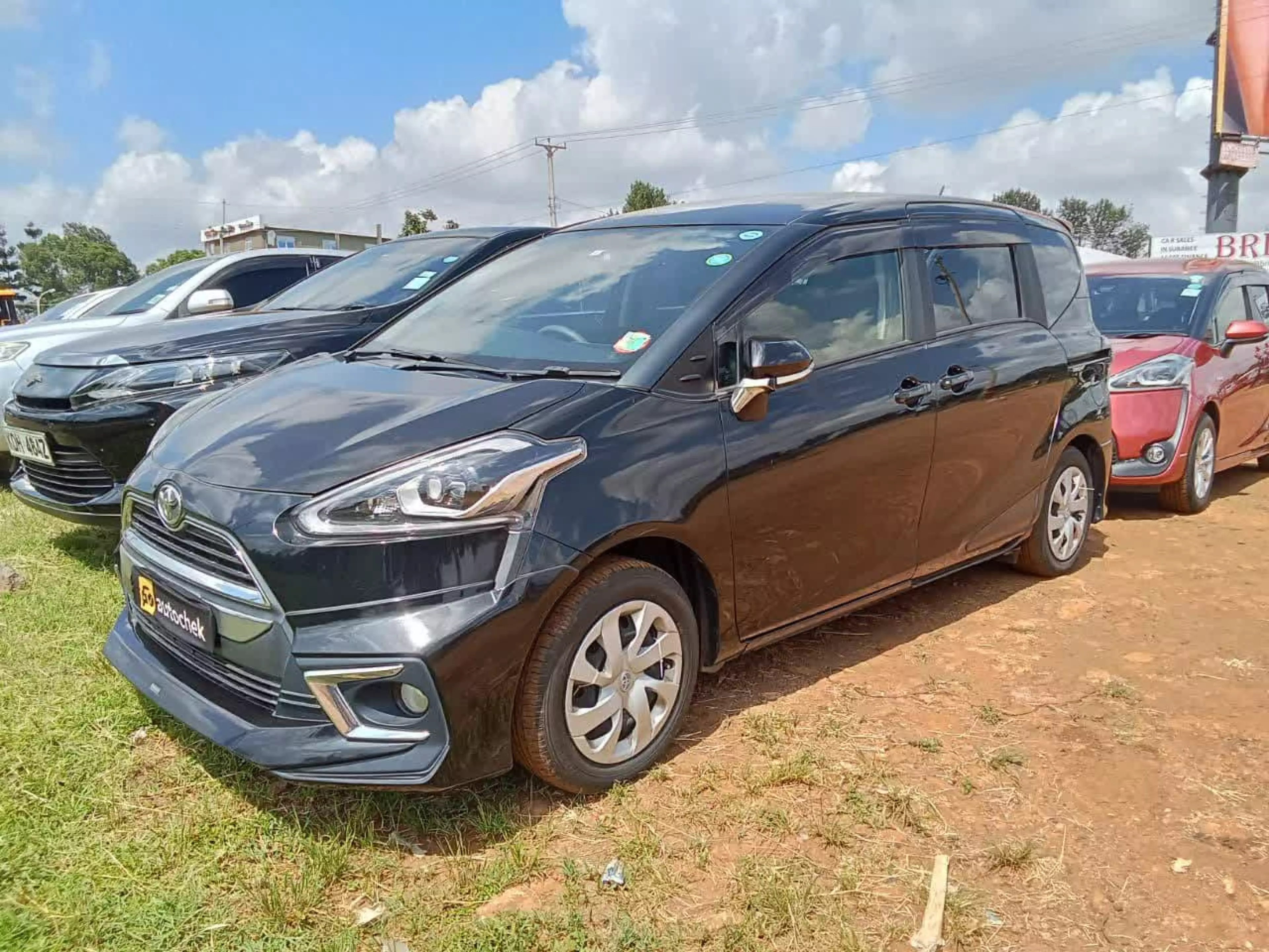 Toyota Sienta - 2016