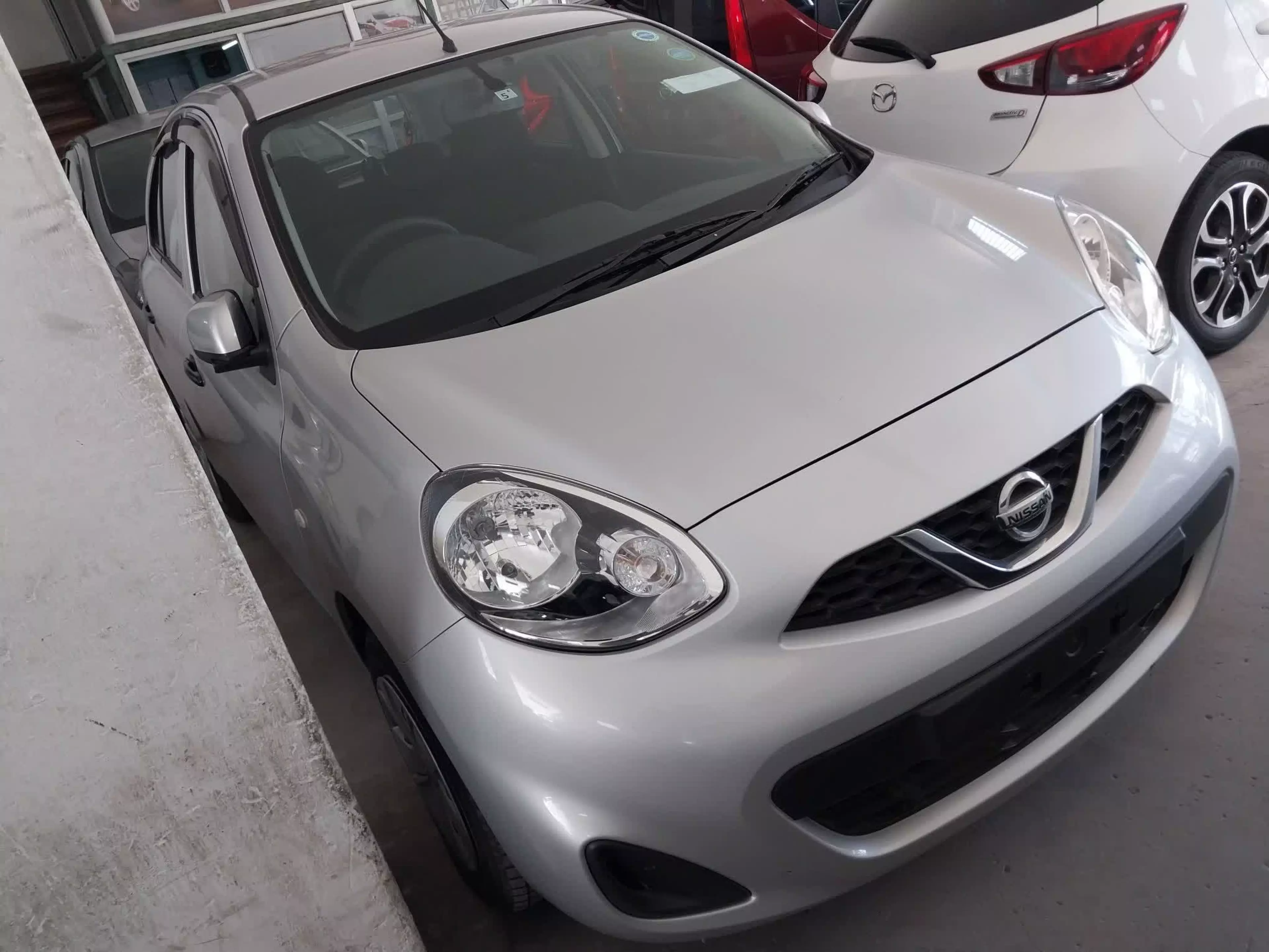 Nissan March - 2015