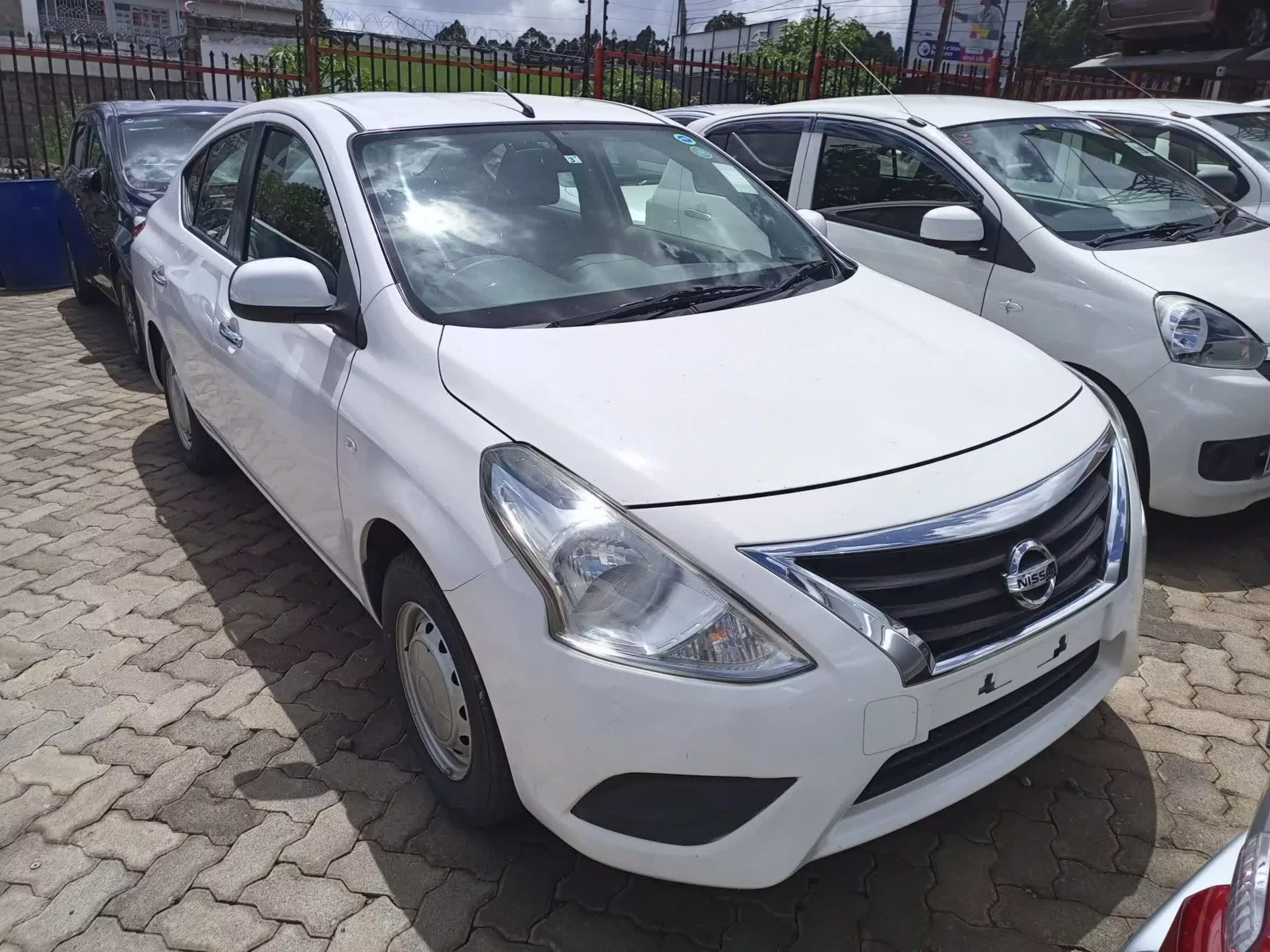 Nissan Latio - 2015