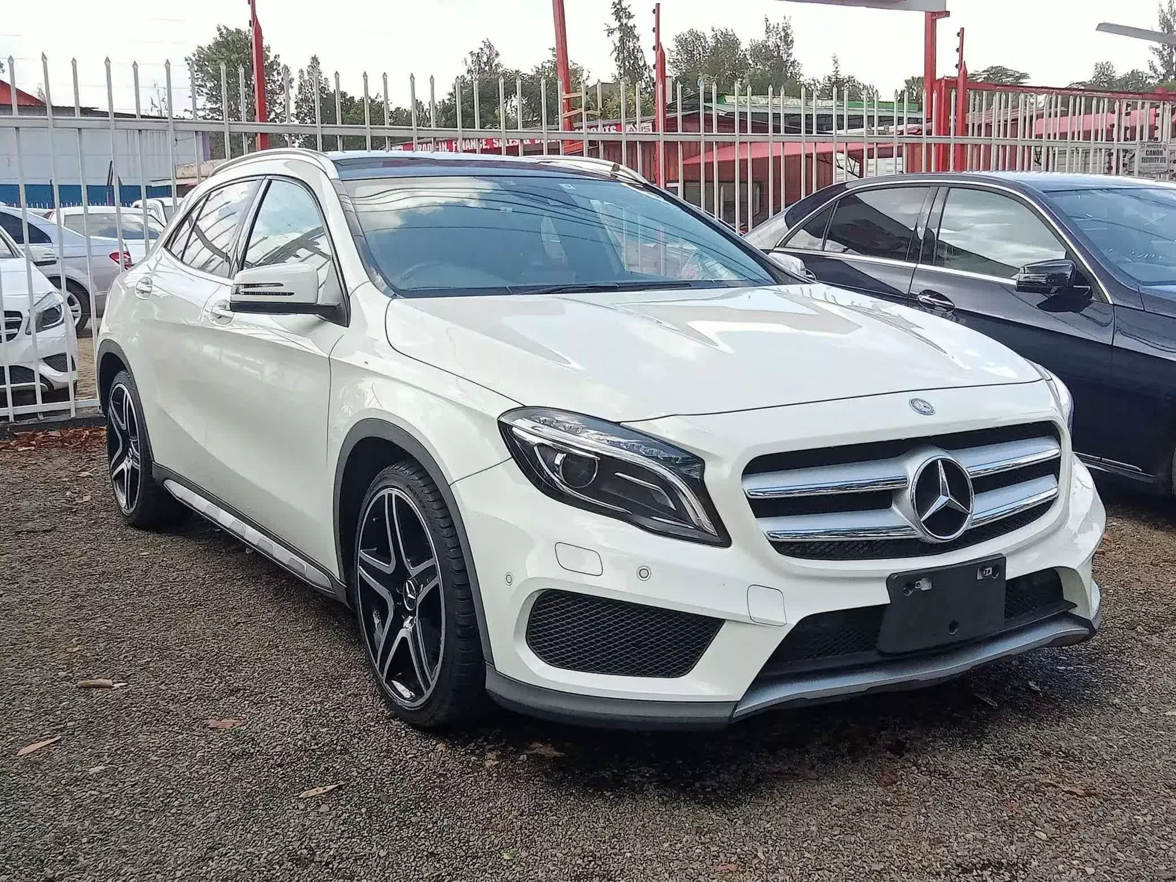 Mercedes-Benz GLA 180 - 2015