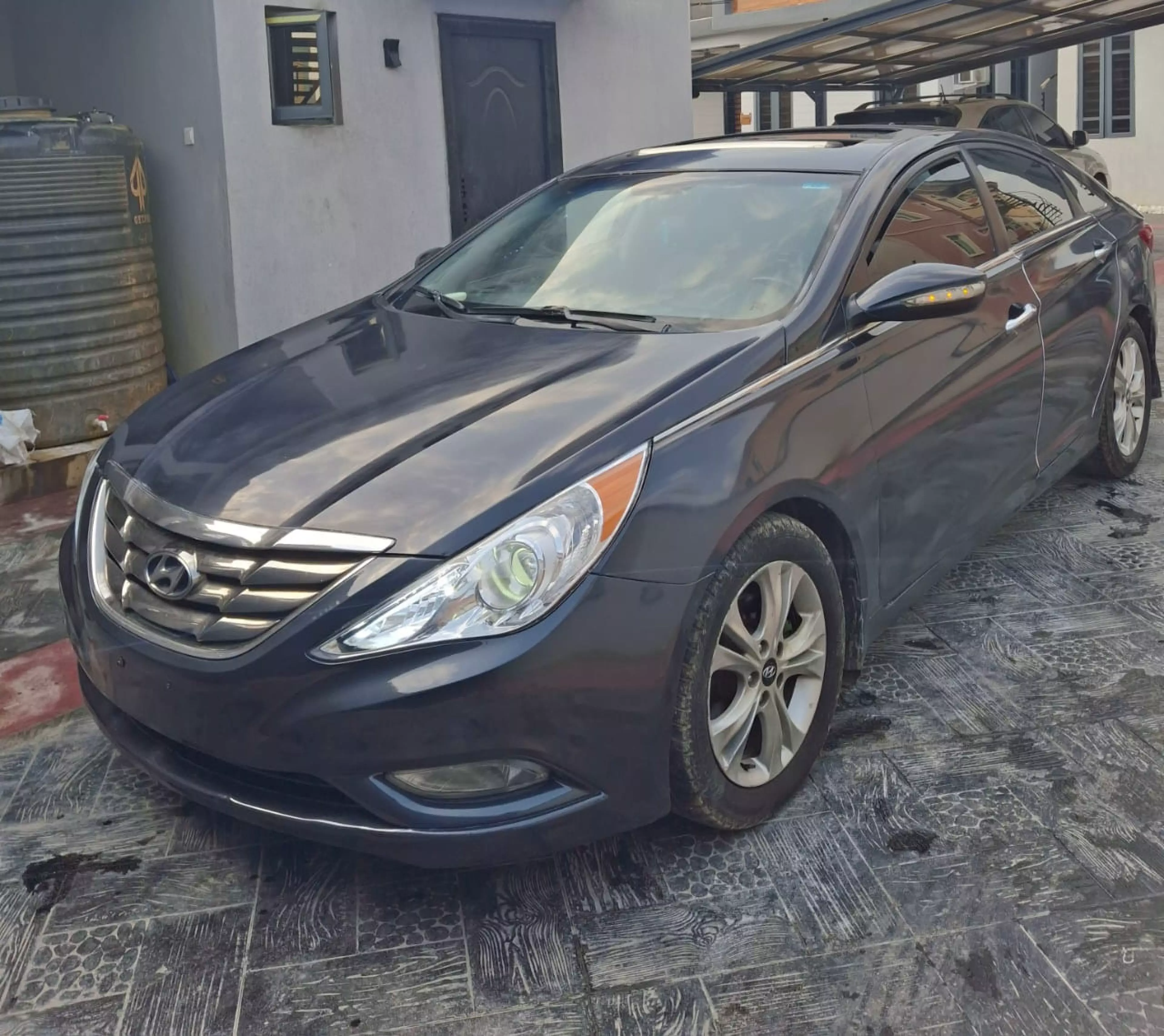 Hyundai Sonata - 2011