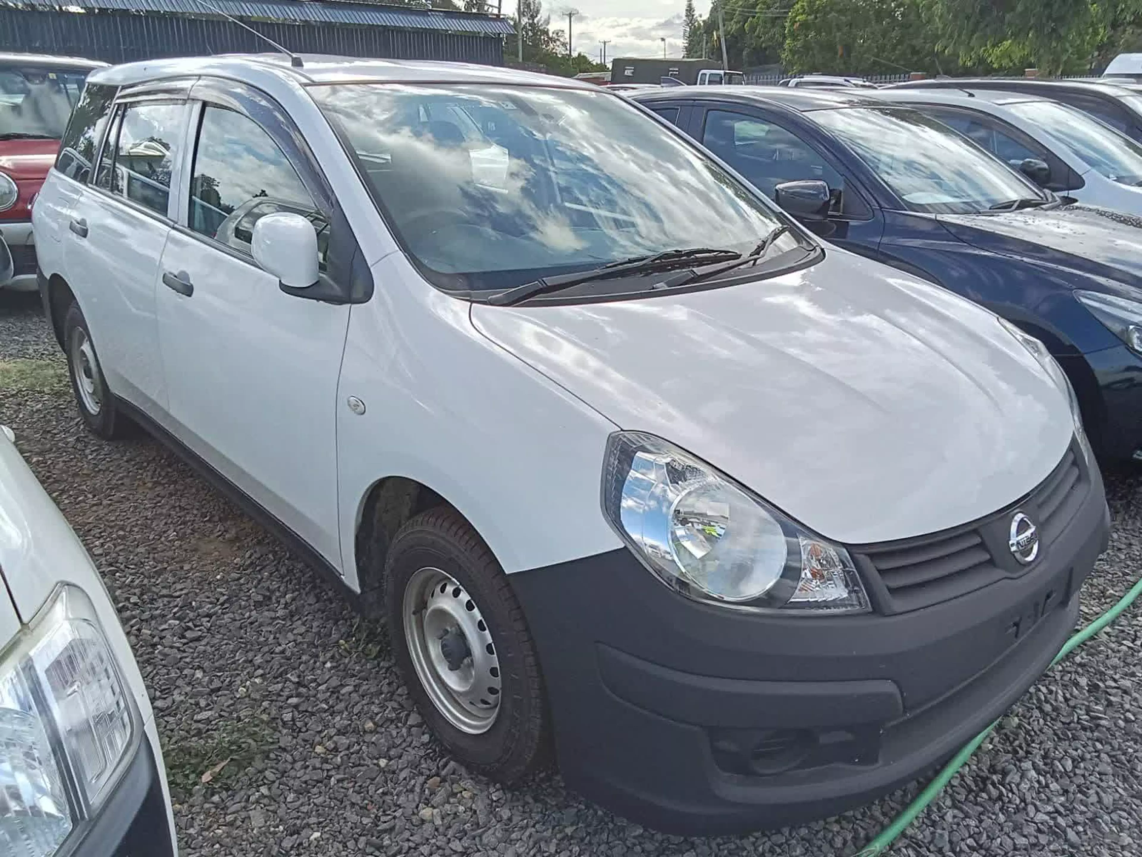 Nissan Wingroad  - 2016