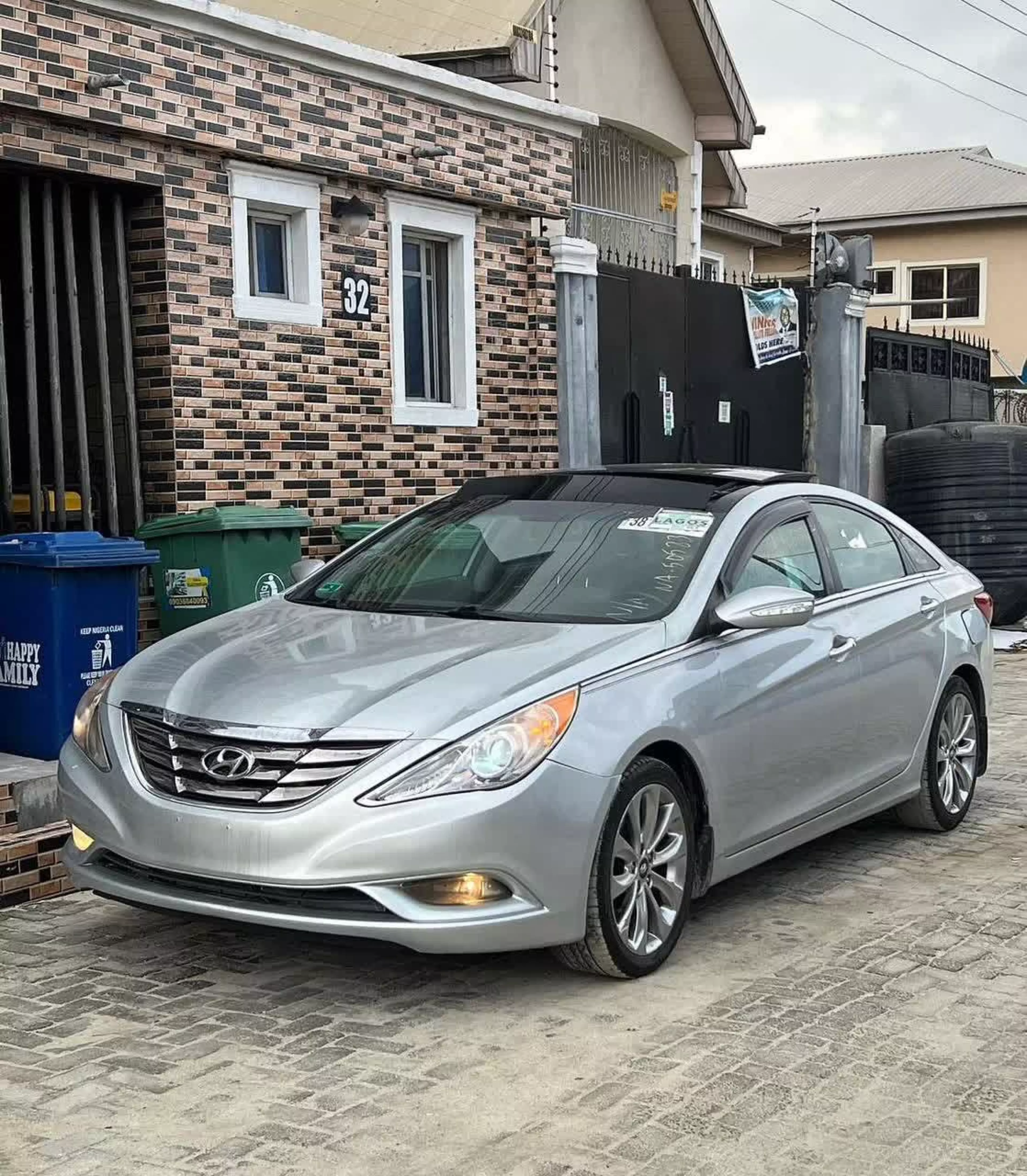 Hyundai Sonata - 2012