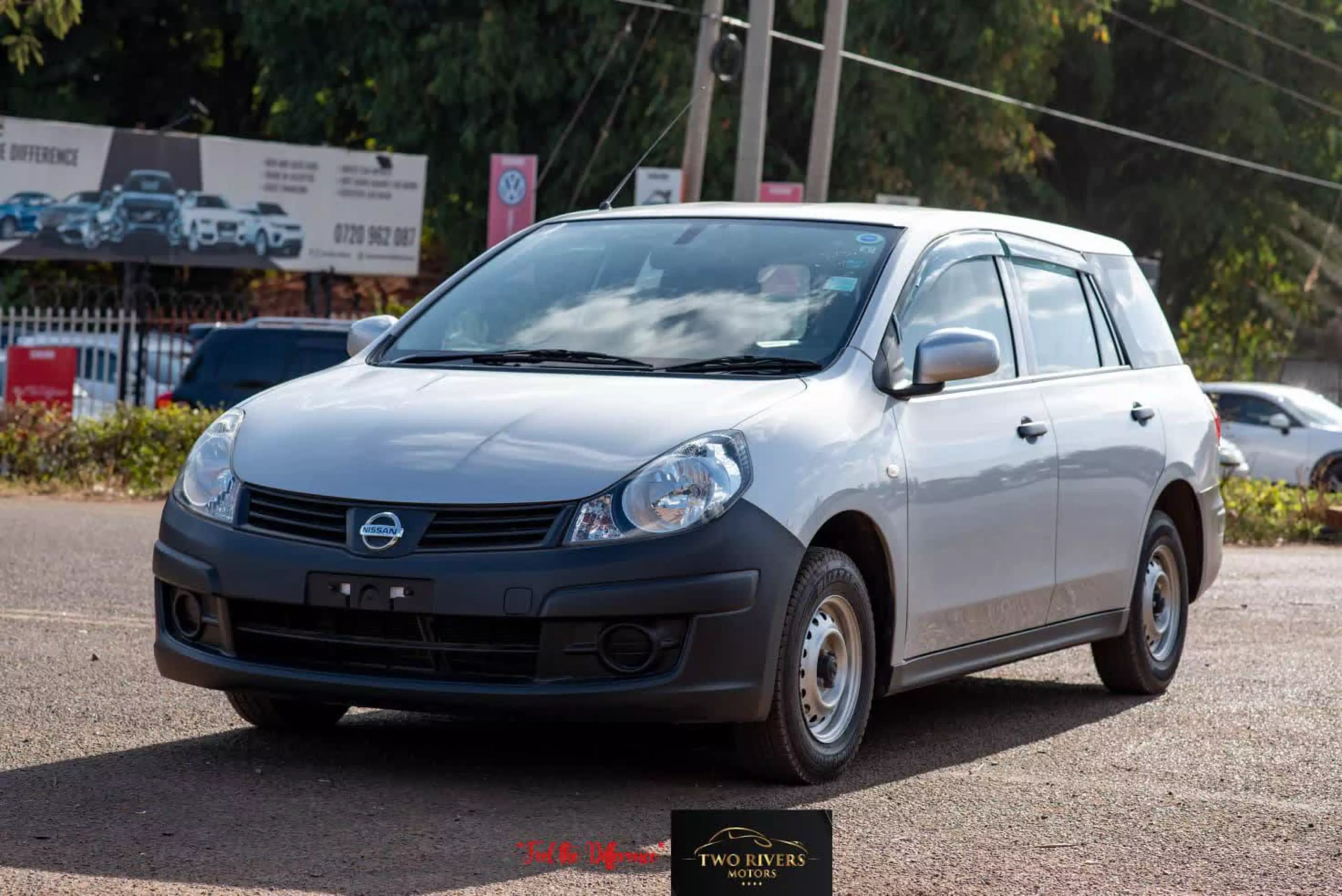 Nissan Advan  - 2015