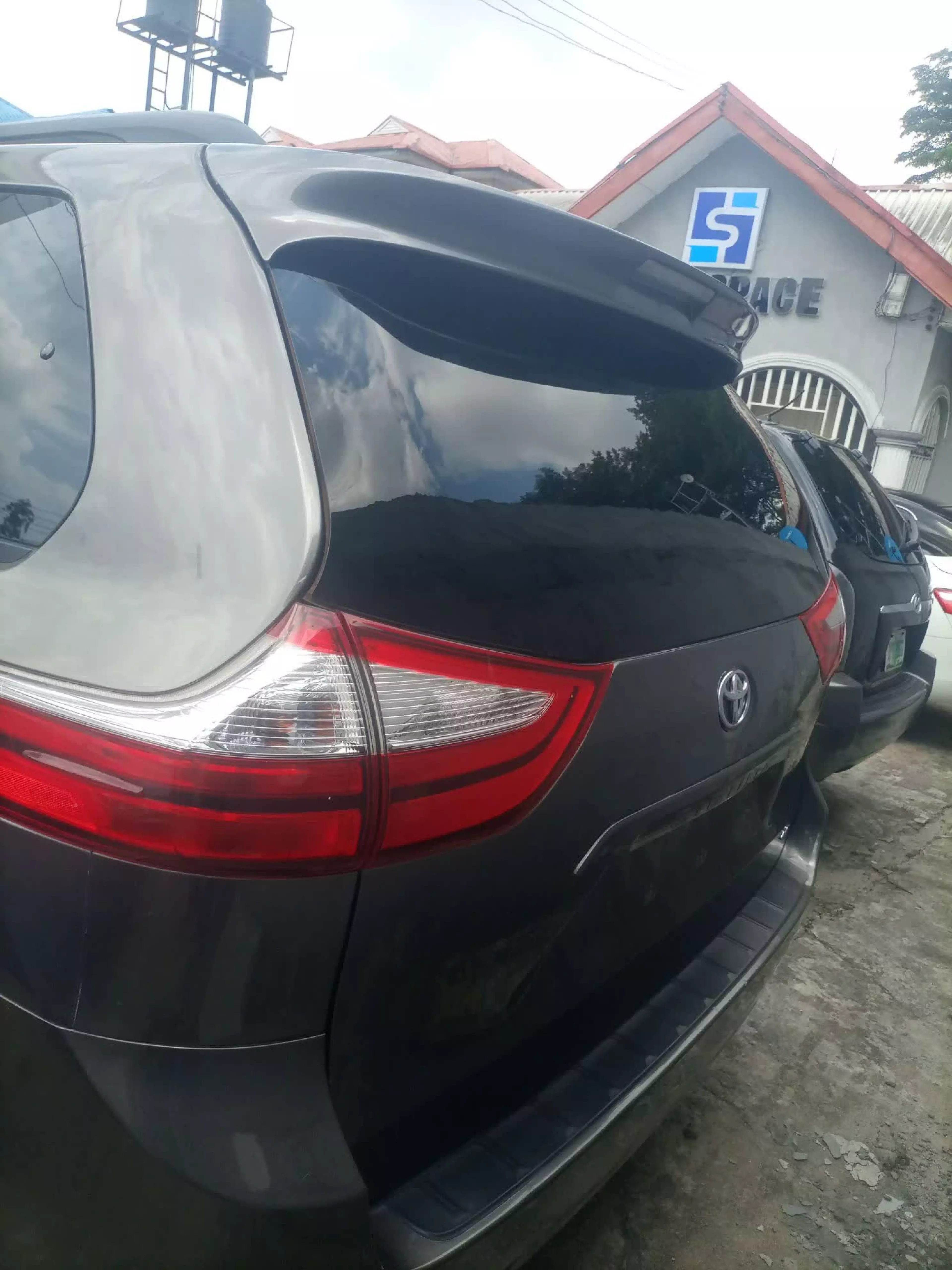 Toyota Sienna   - 2017