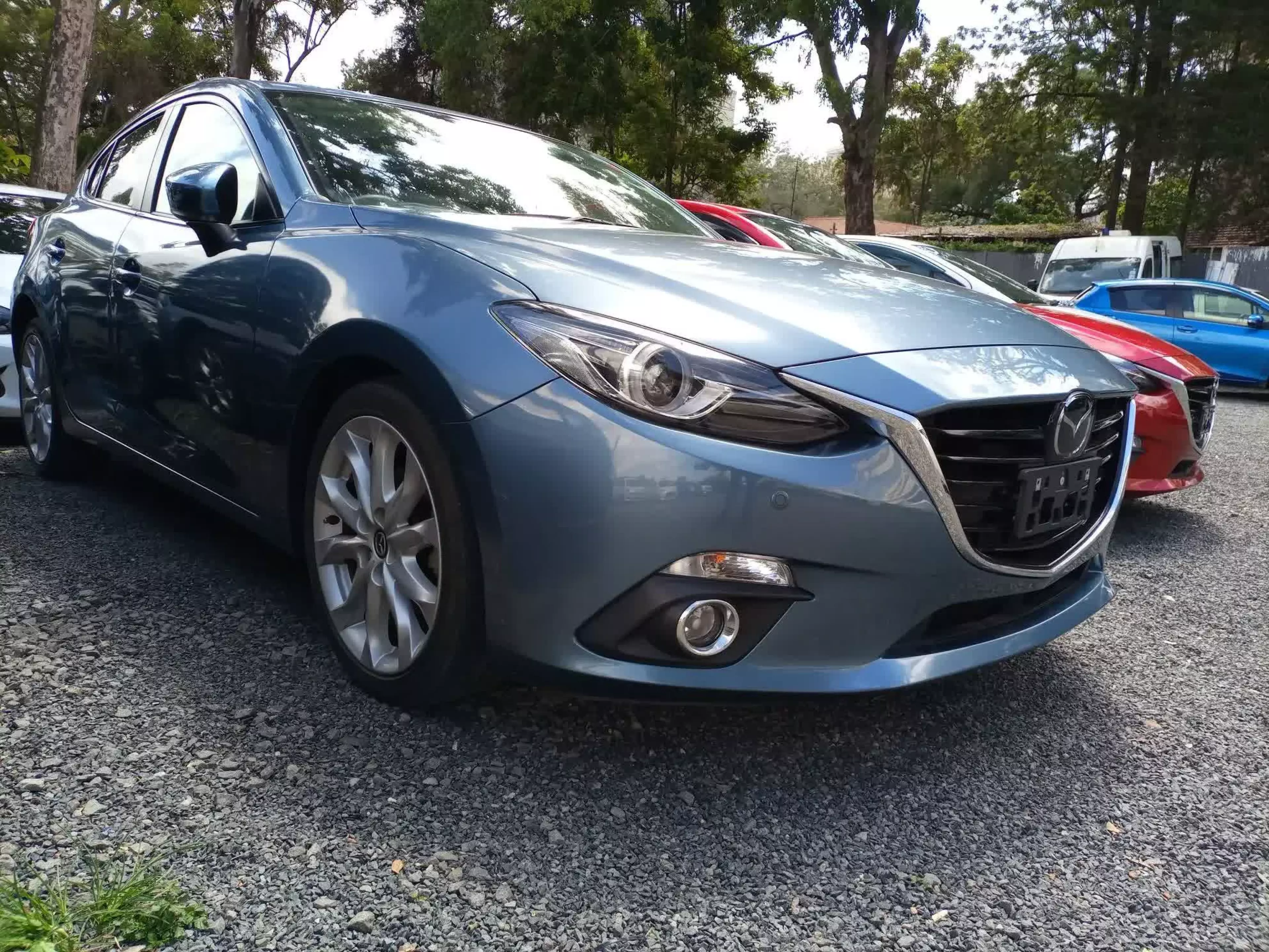 Mazda Axela  - 2015