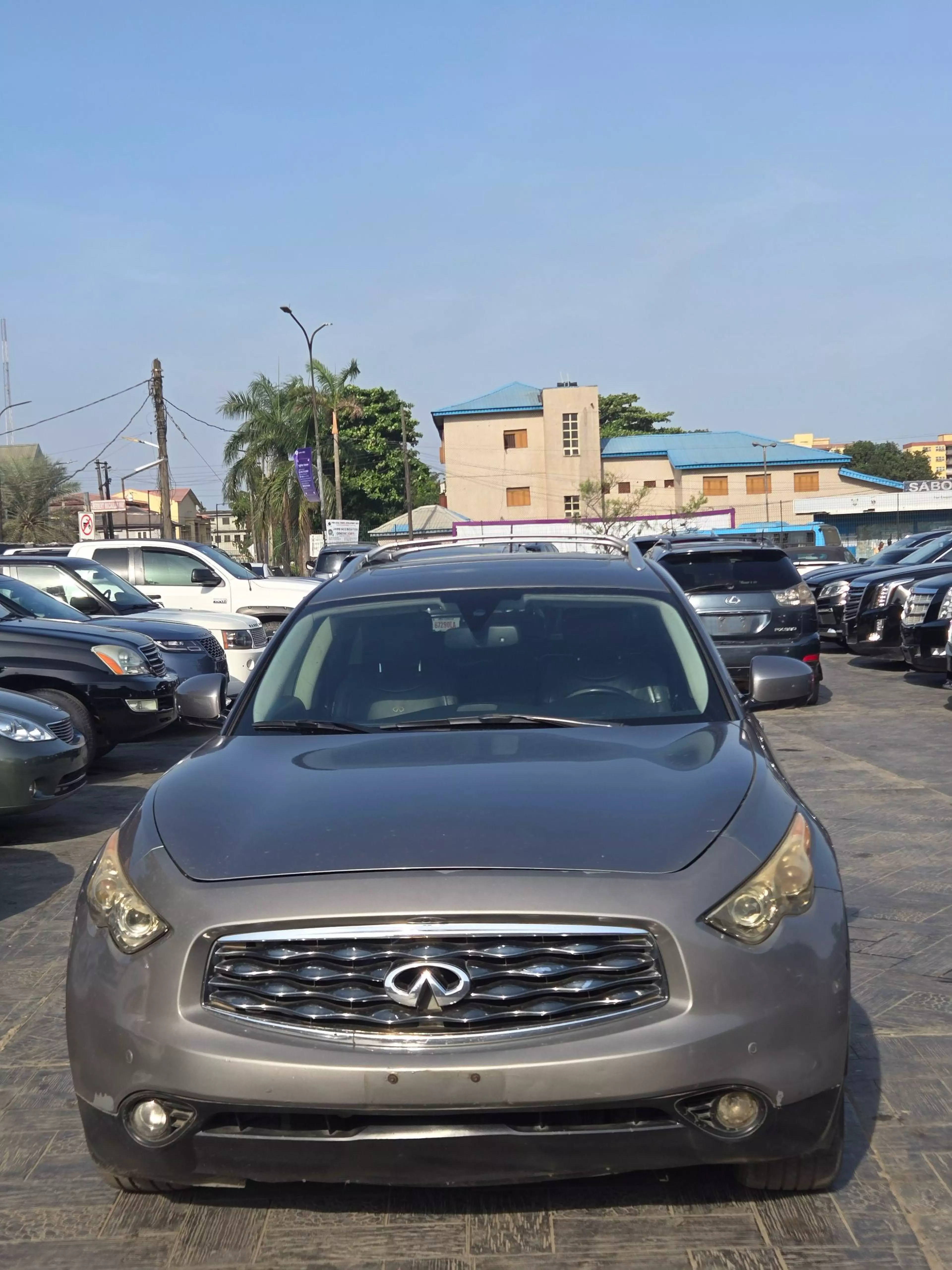 Infiniti FX 35   - 2010
