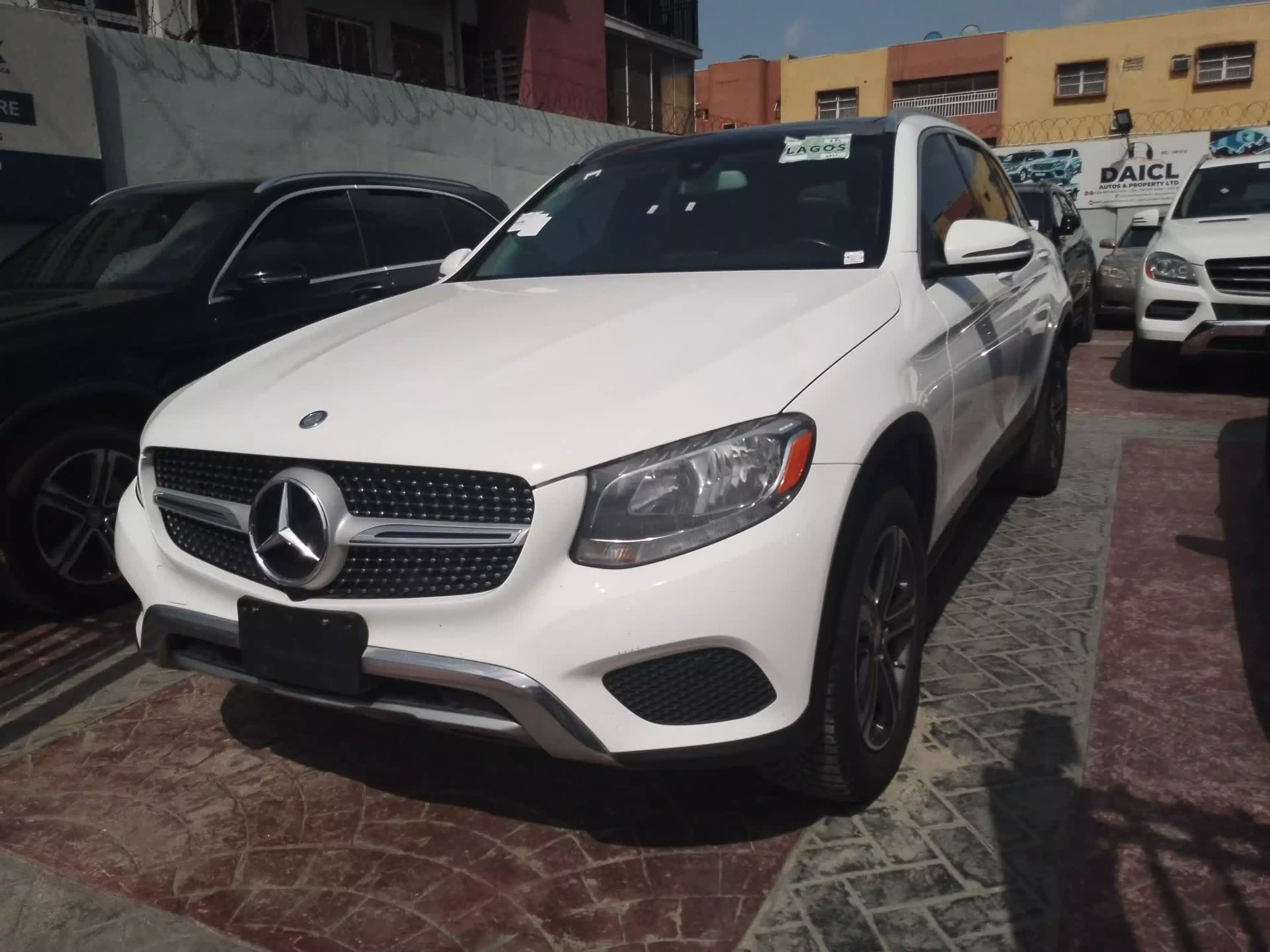 Mercedes-Benz GLC 300   - 2017