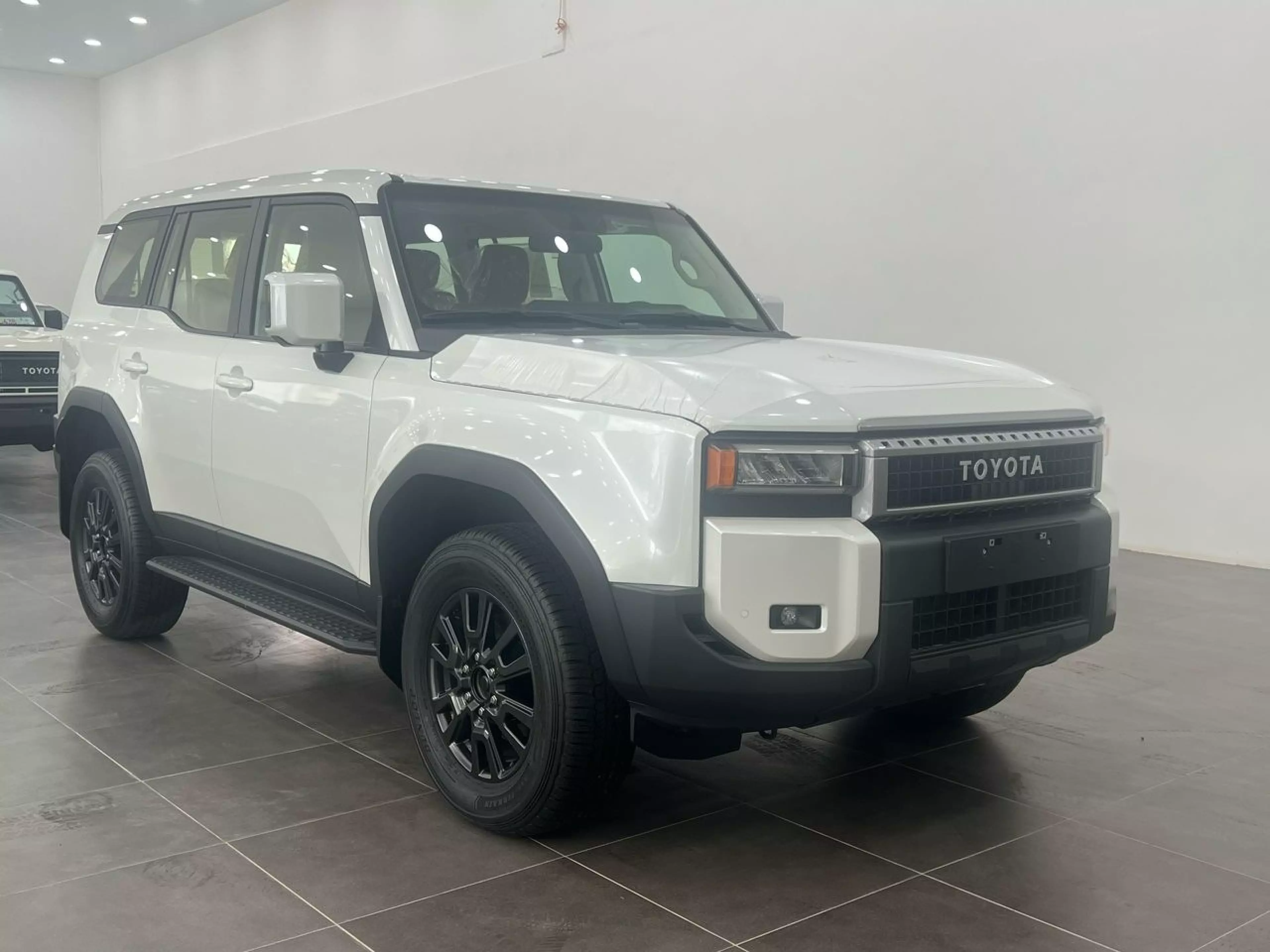 Toyota Land Cruiser Prado - 2024