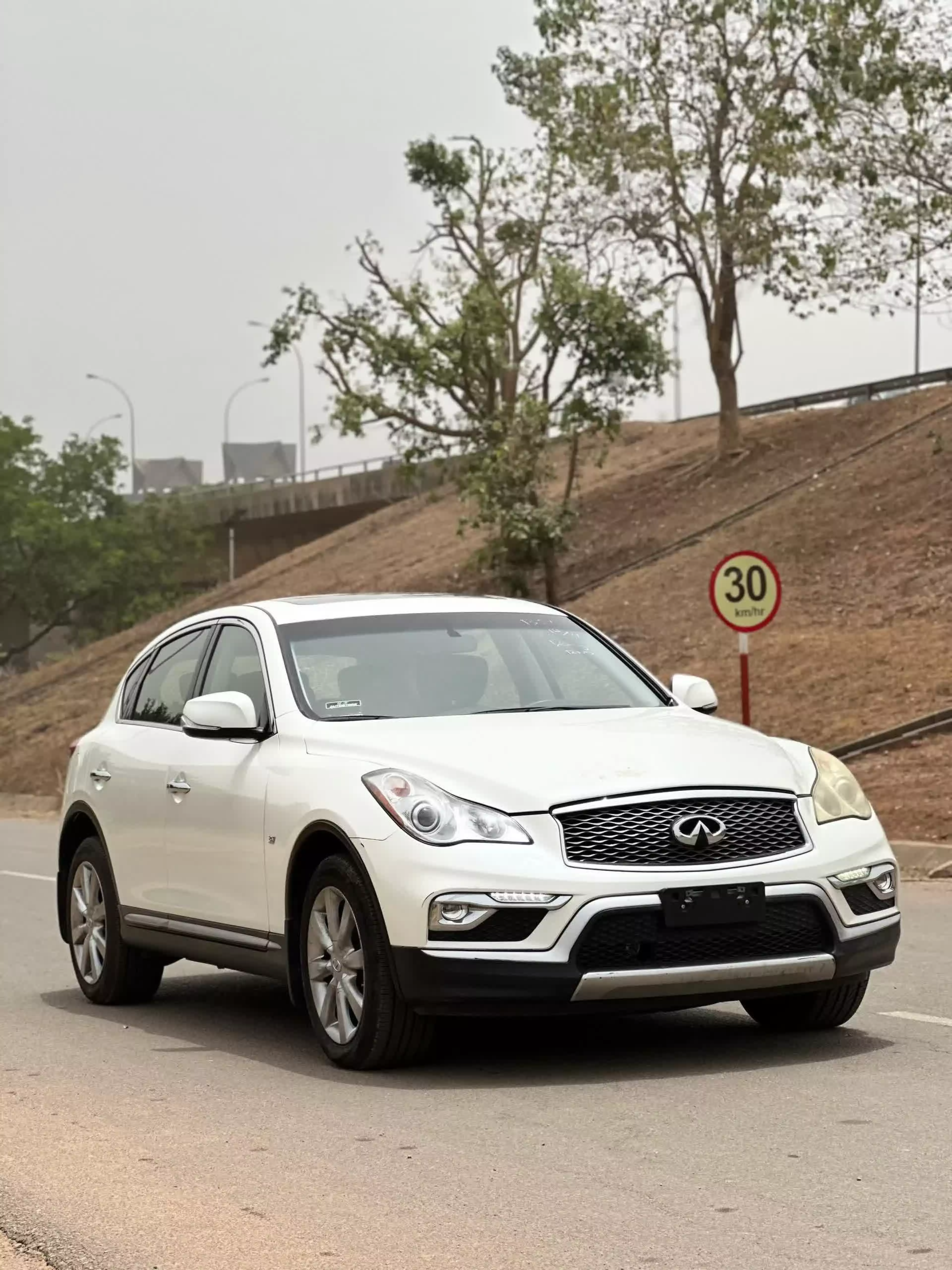 Infiniti QX50 - 2016