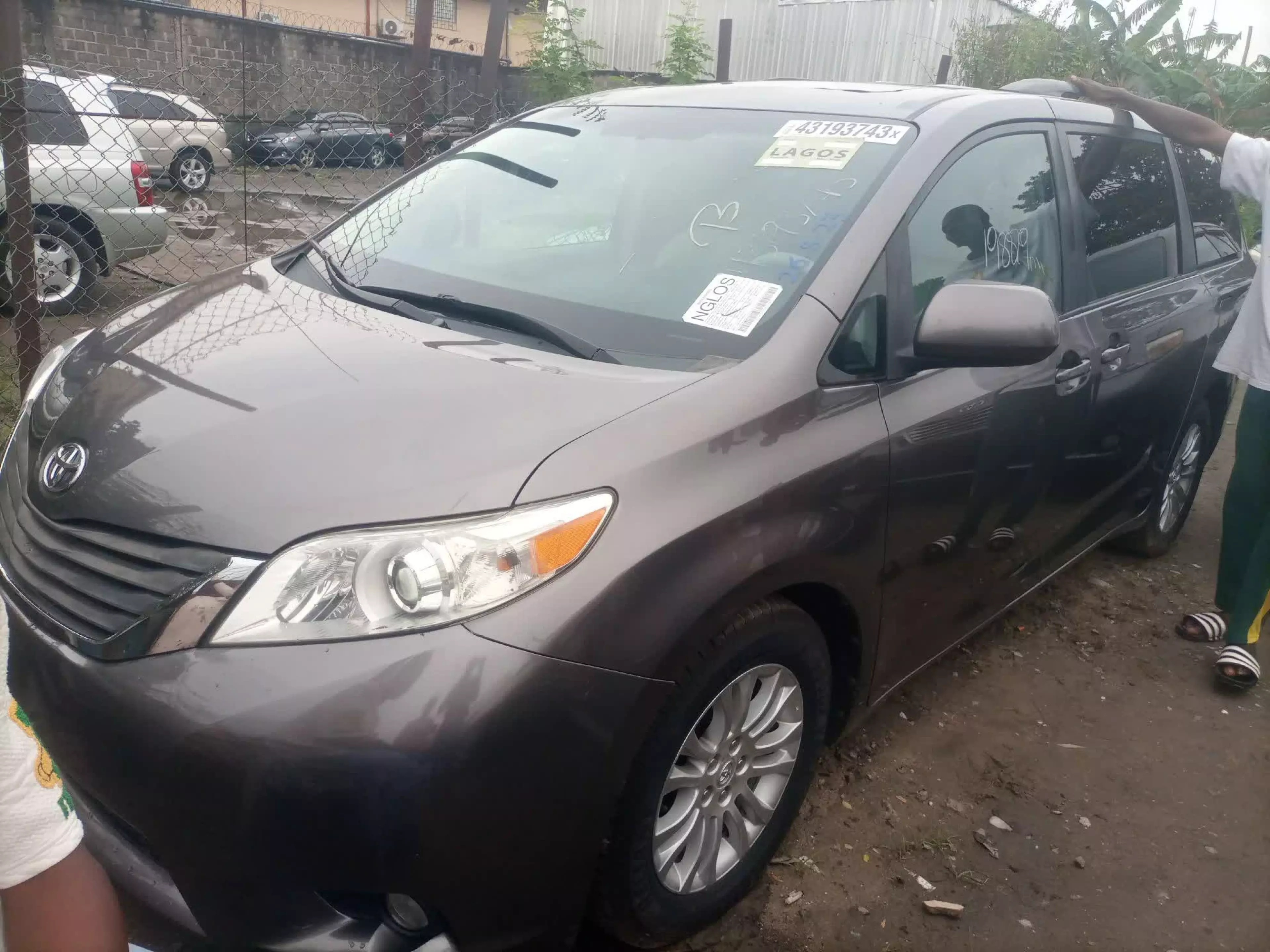 Toyota Sienna - 2011