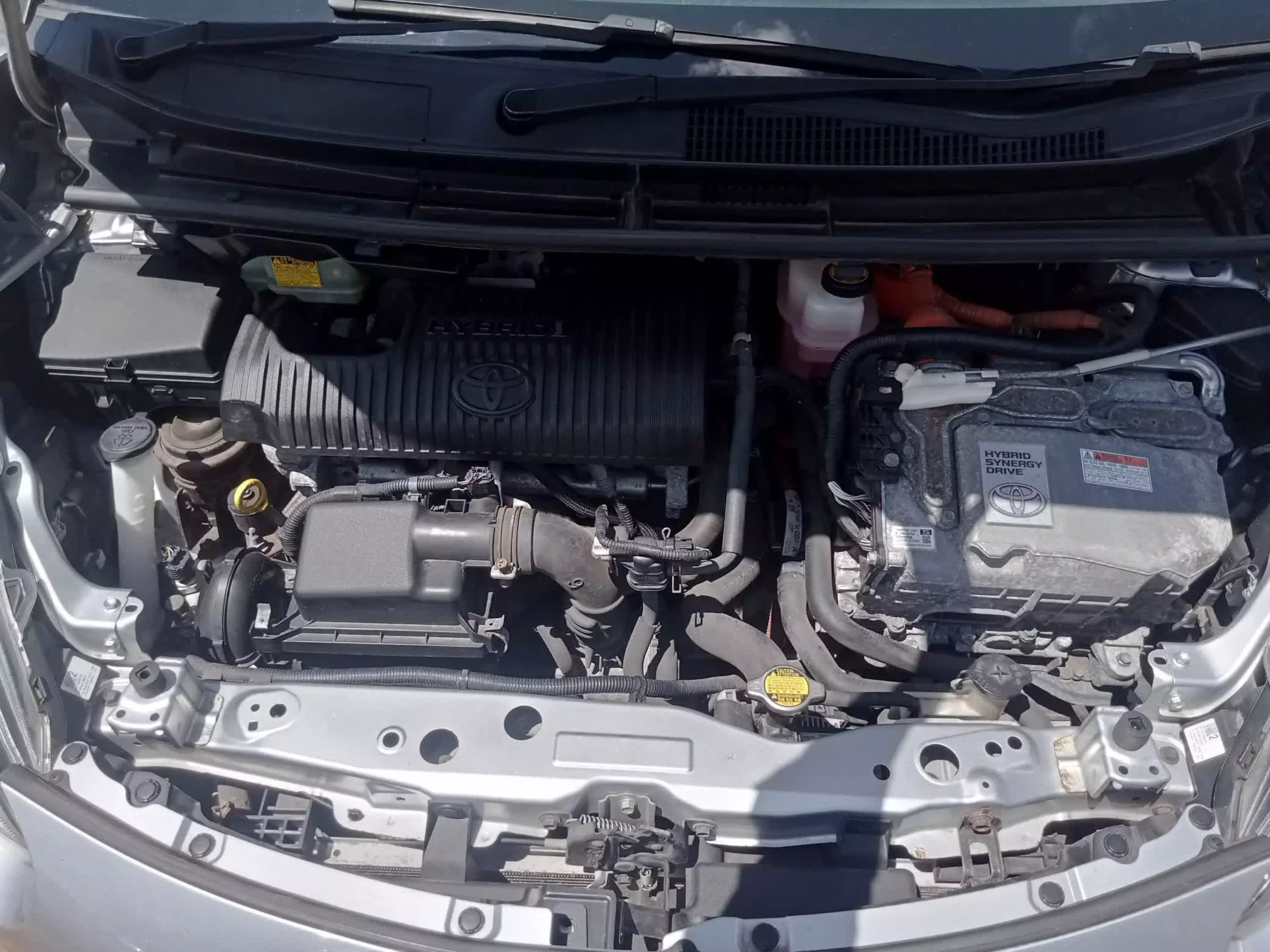 Toyota Sienta Hybrid    - 2016