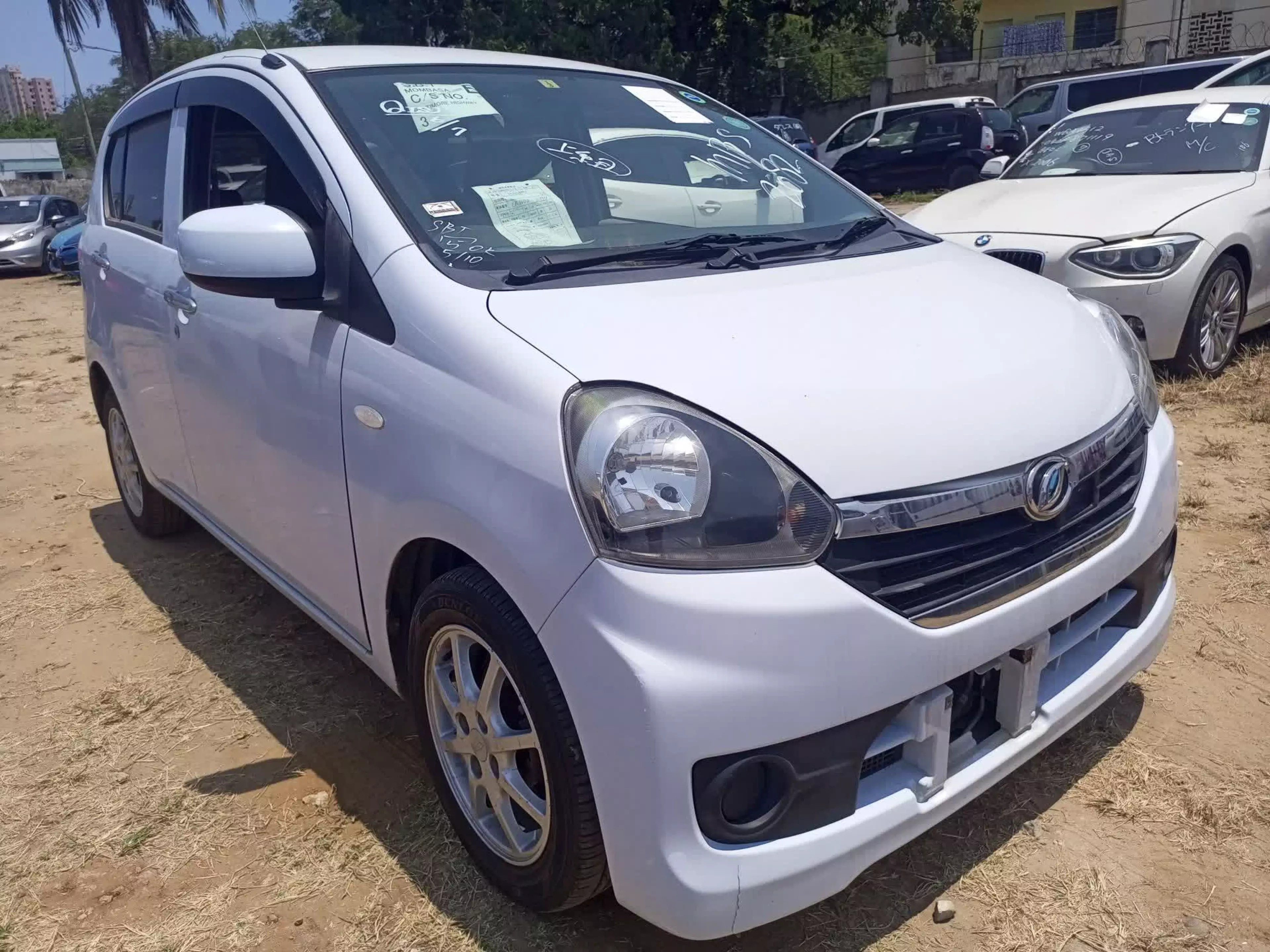Daihatsu Mira  - 2015