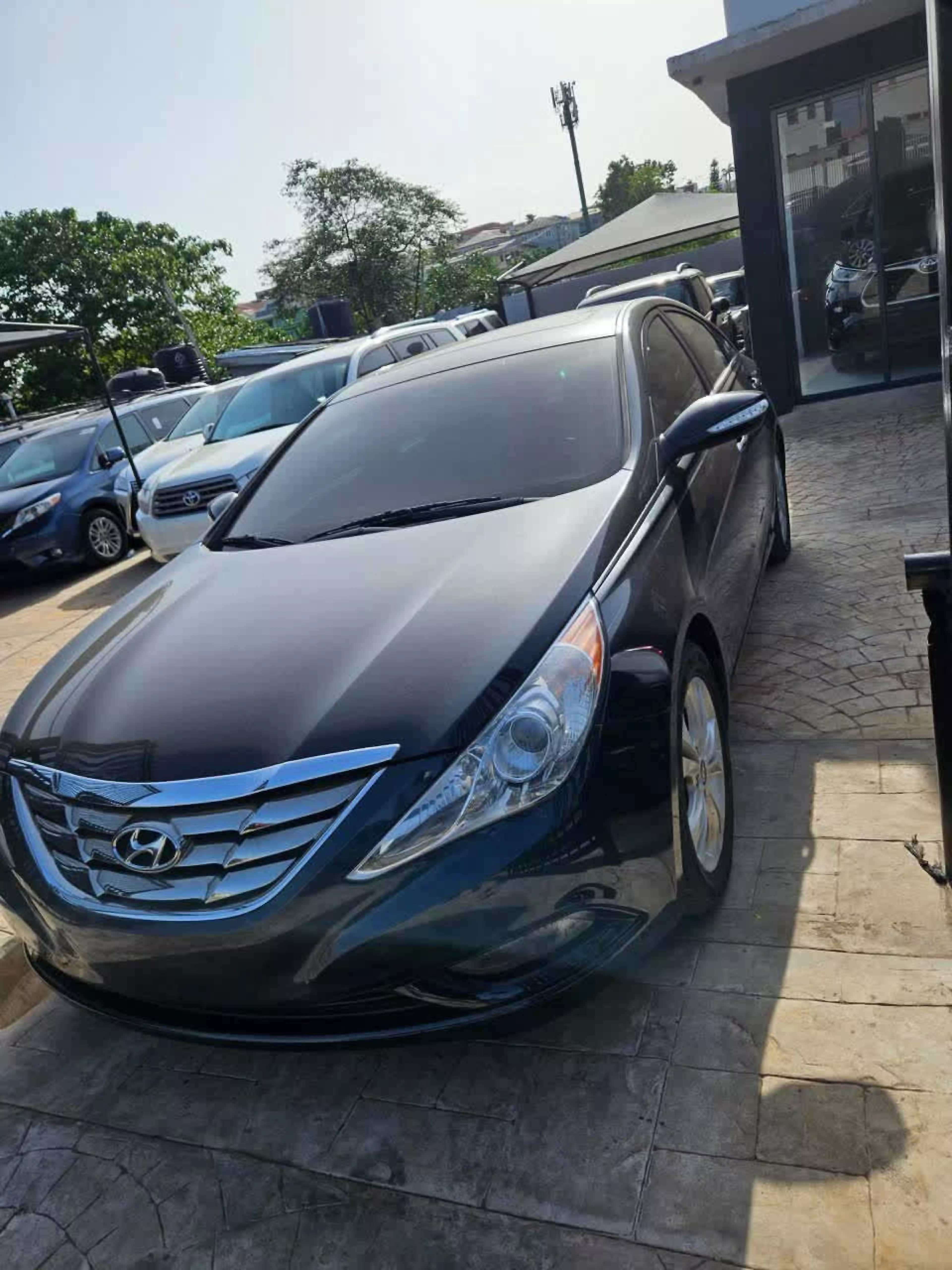 Hyundai Sonata   - 2011