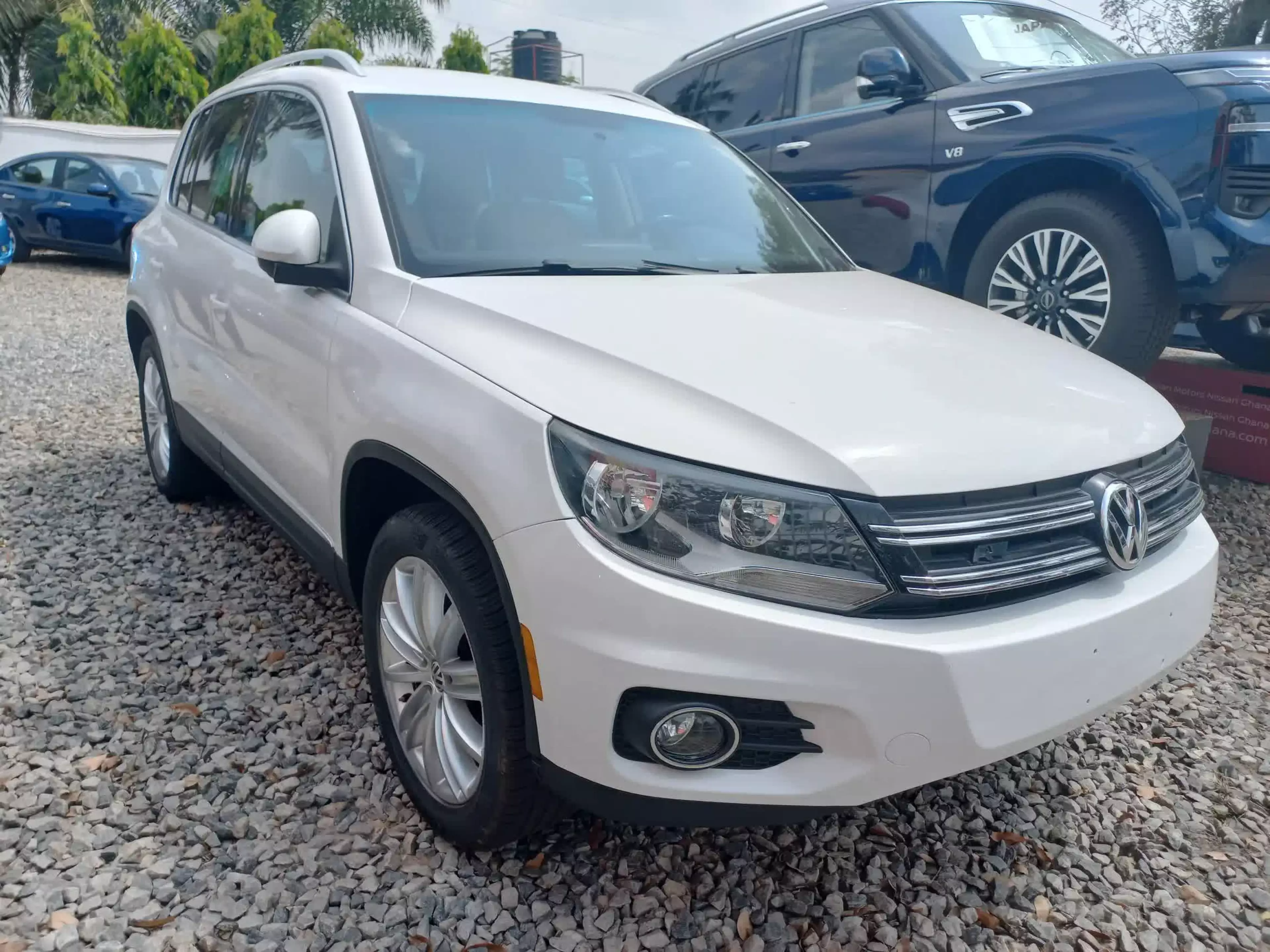 Volkswagen Tiguan - 2012